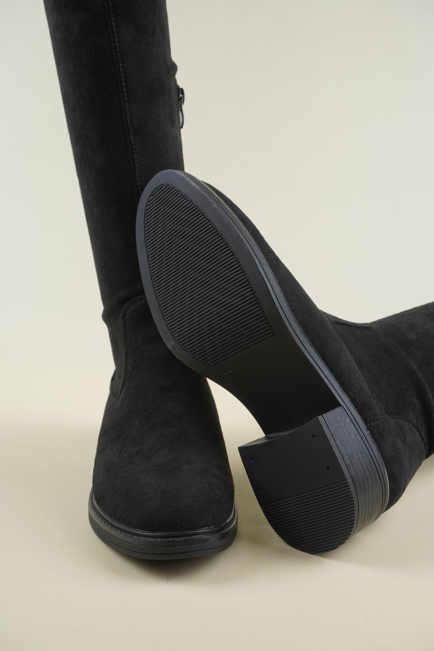 Térd Fölötti Csizma – Fekete Velúr