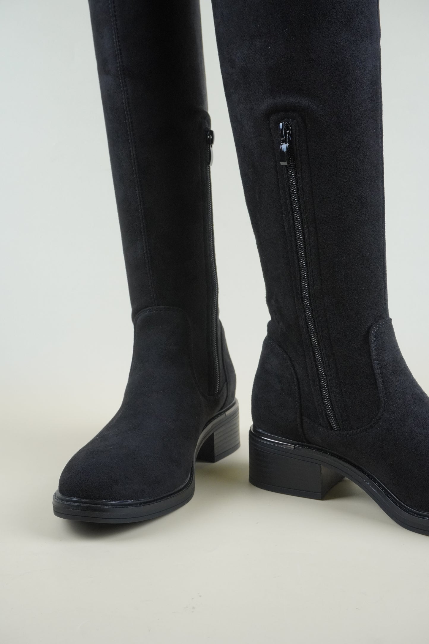 Térd Fölötti Csizma – Fekete Velúr