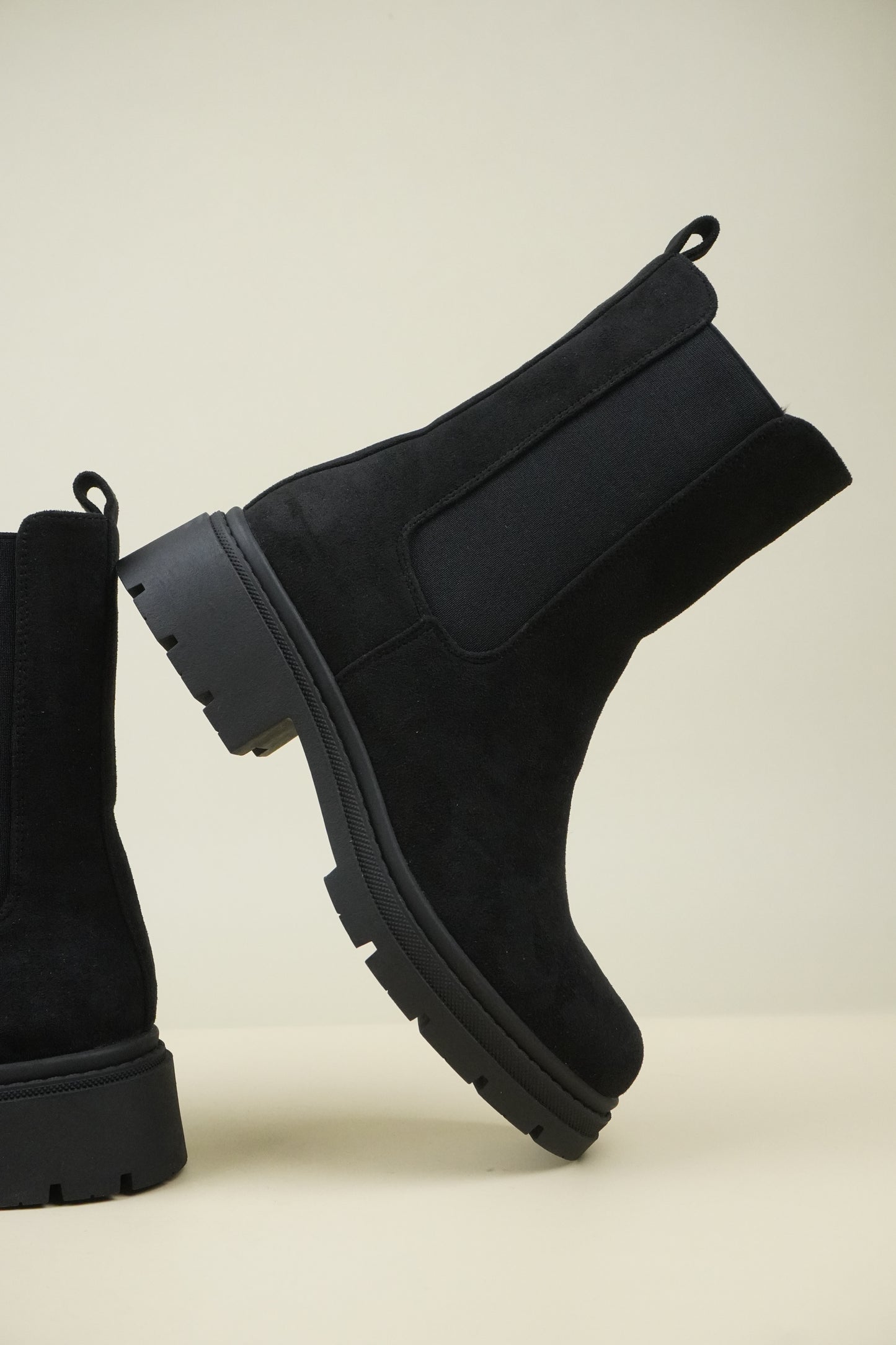 Chelsea Boots - Suede Black
