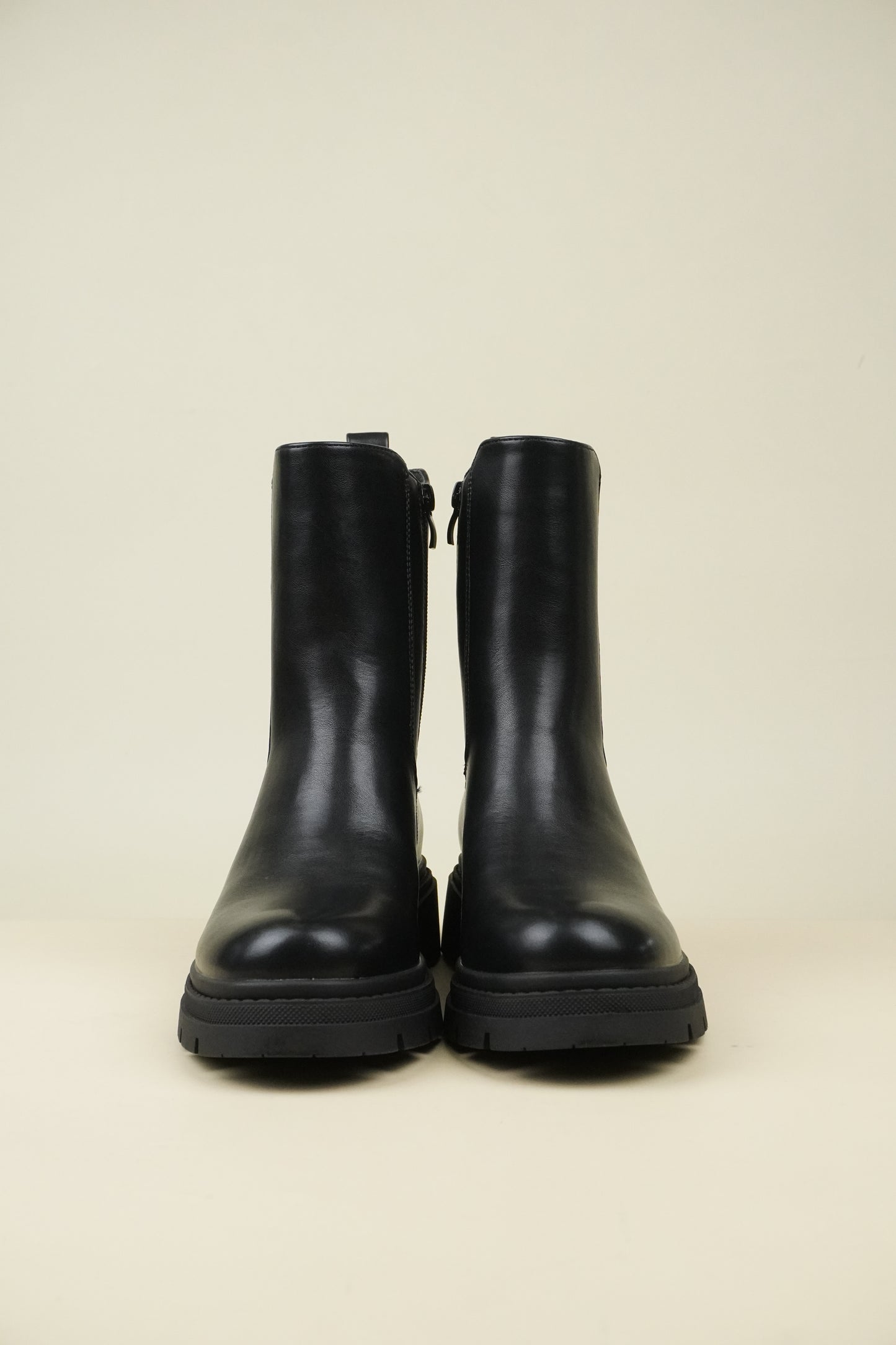 Chelsea Boots - Black