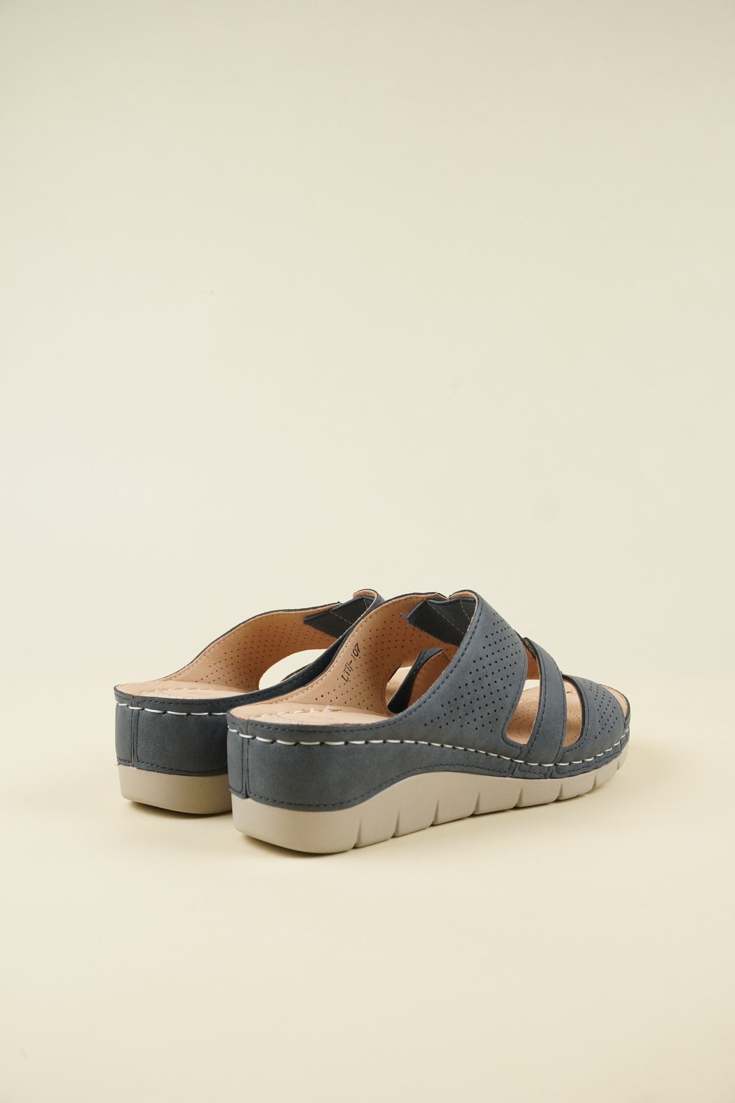 Nyitott Orrú Széles Szabású Wedge Papucs 107 - Kék