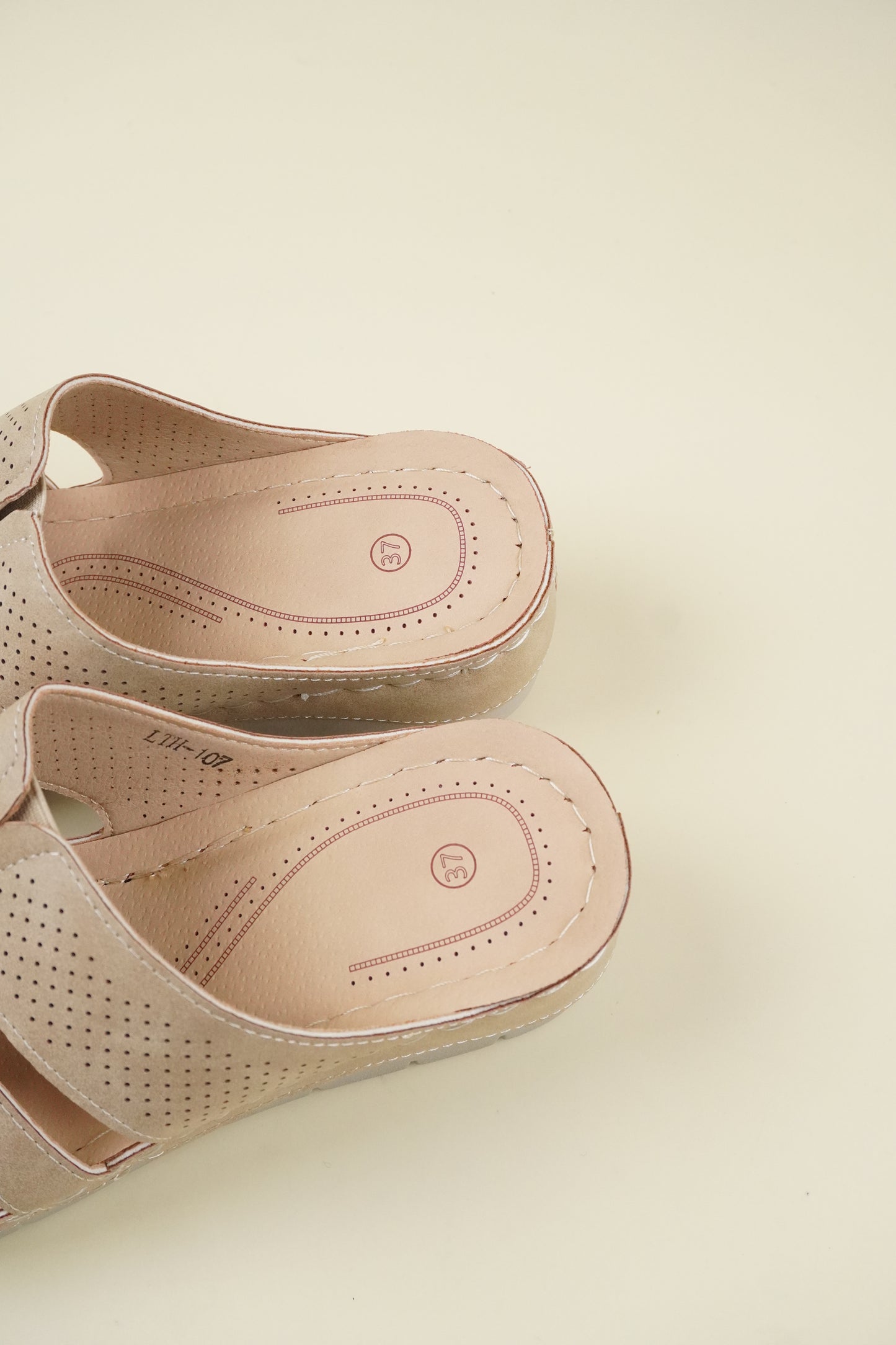 Nyitott Orrú Széles Szabású Wedge Papucs 107 - Khaki