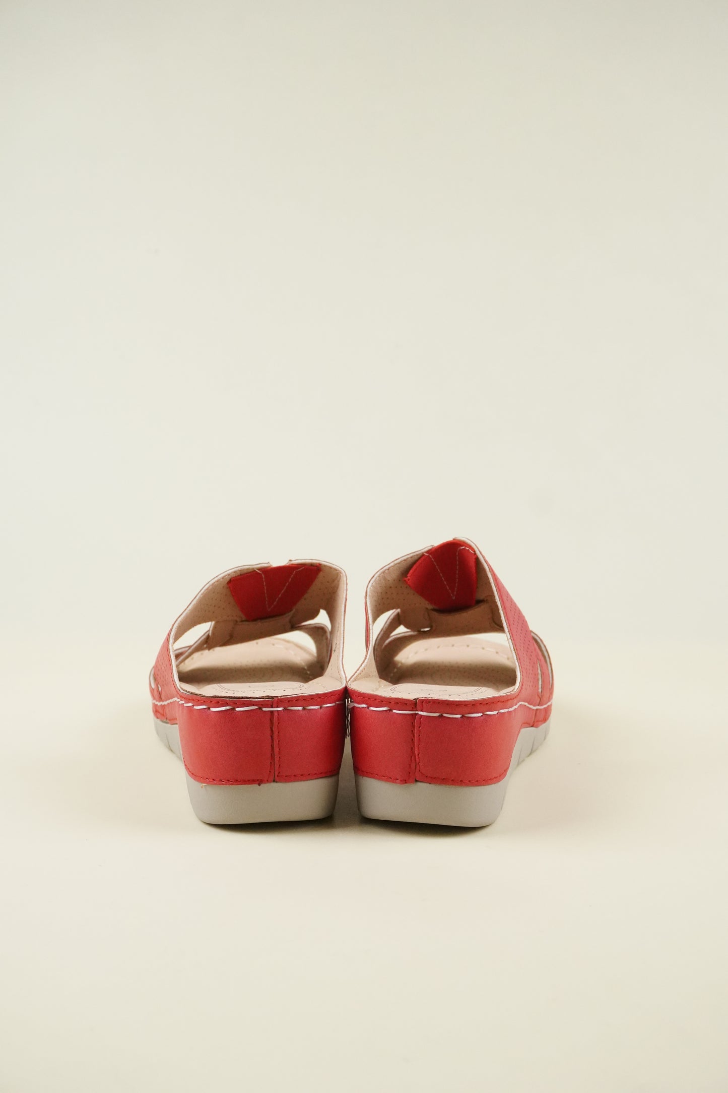 Nyitott Orrú Széles Szabású Wedge Papucs 107 - Piros