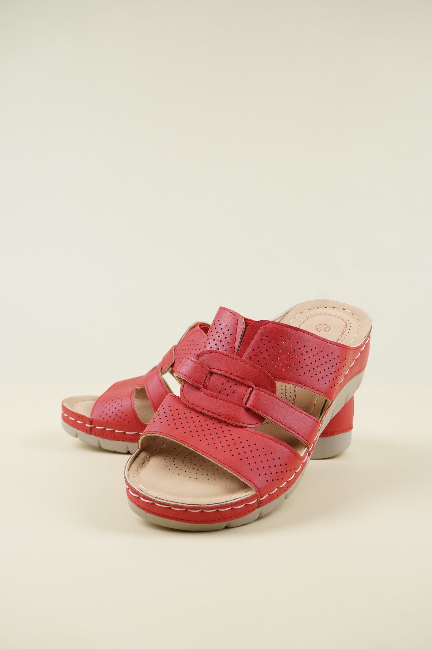 Nyitott Orrú Széles Szabású Wedge Papucs 107 - Piros