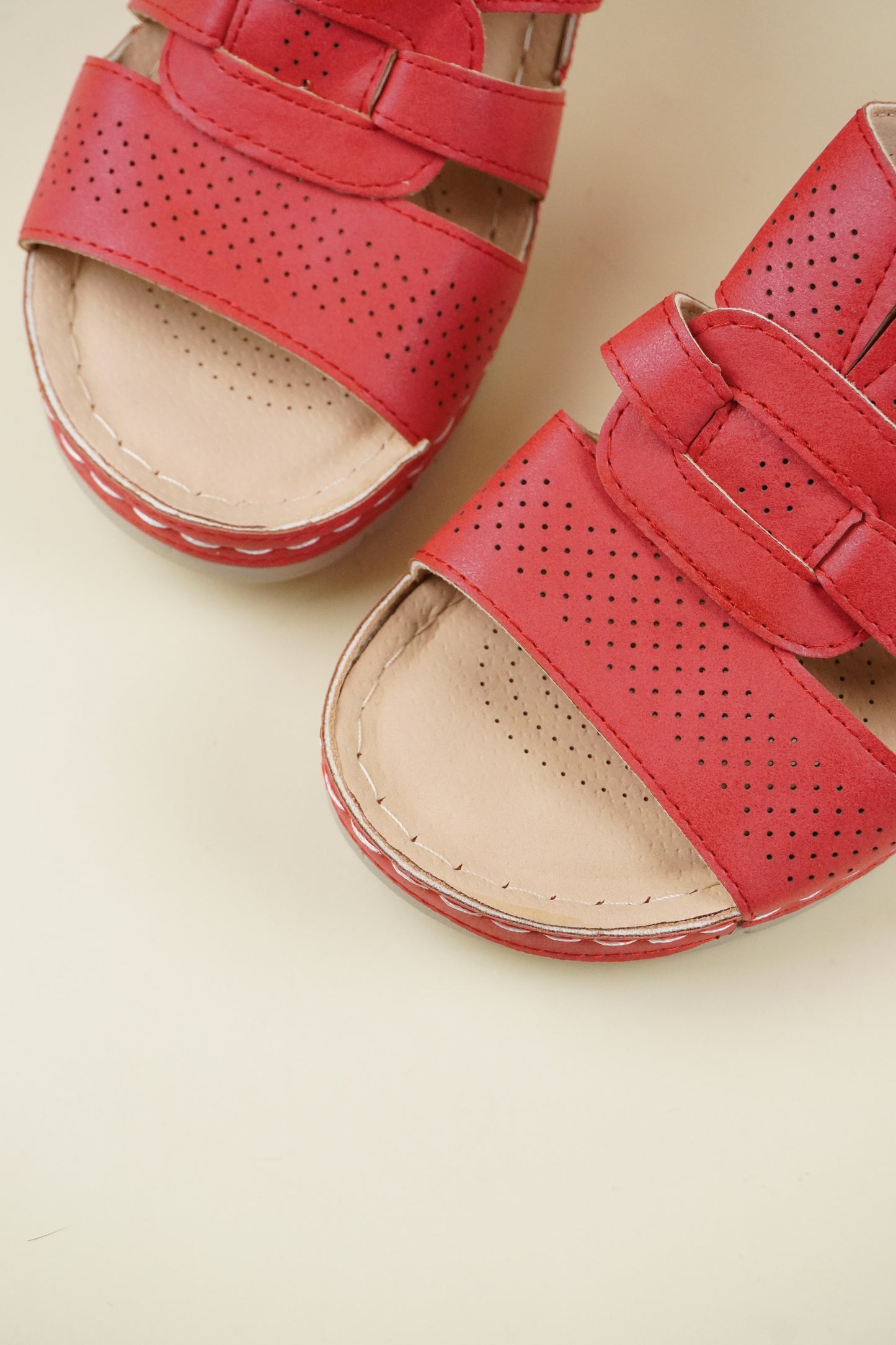 Nyitott Orrú Széles Szabású Wedge Papucs 107 - Piros