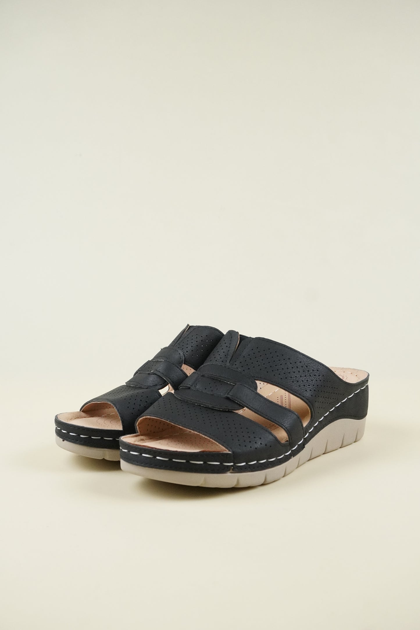 Open-Toe Wide-Fit Wedge Slippers 107 - Black
