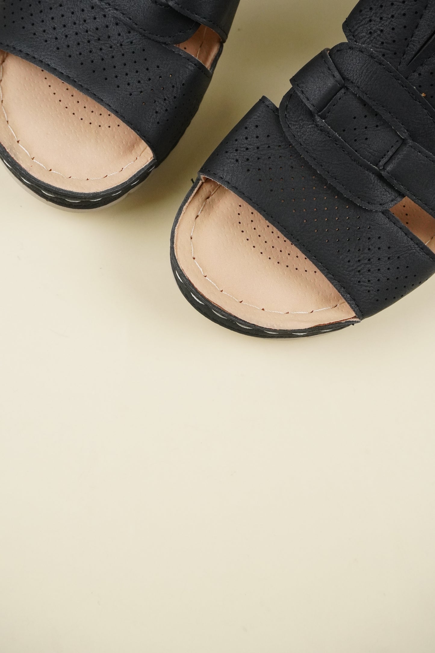 Open-Toe Wide-Fit Wedge Slippers 107 - Black