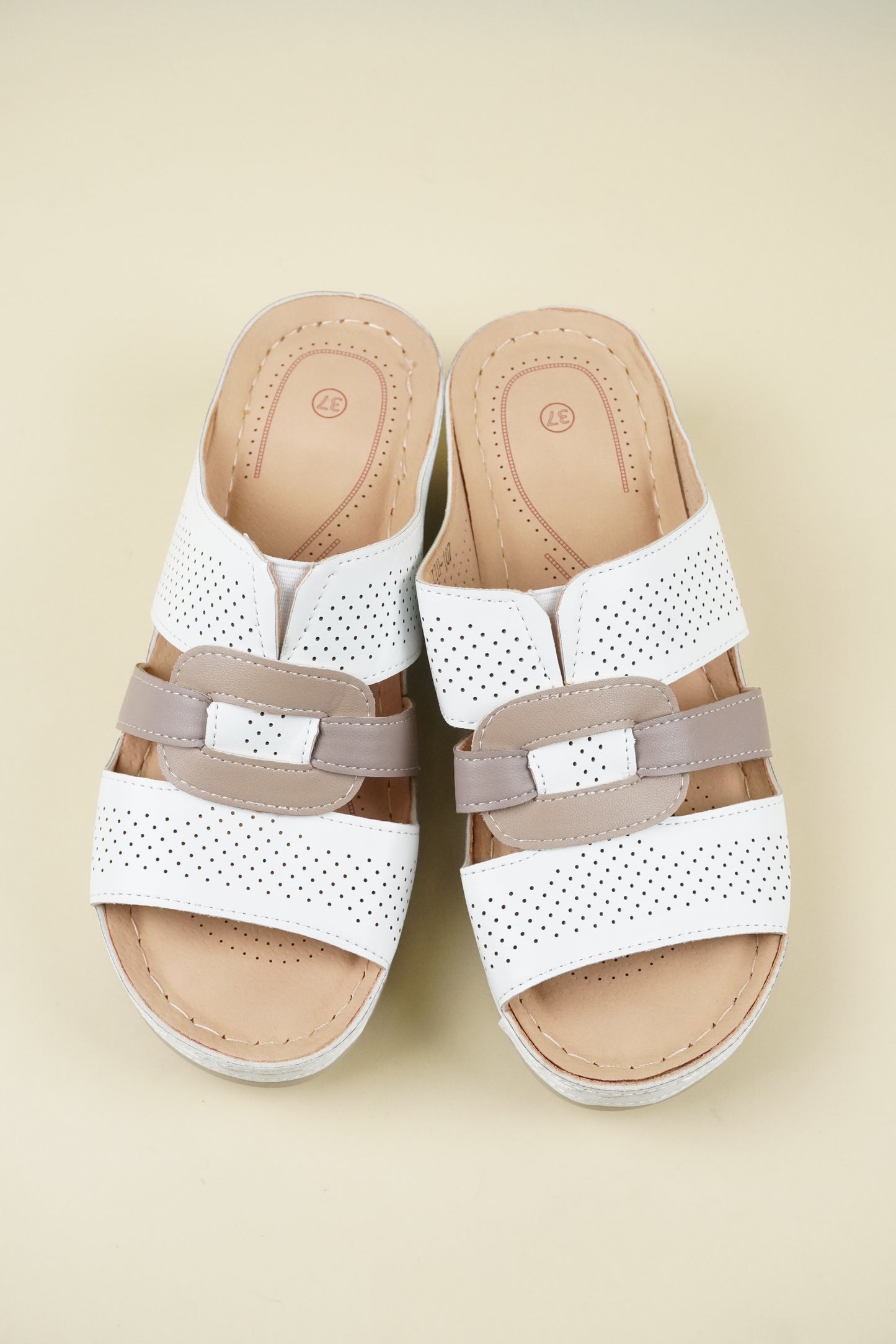 Nyitott Orrú Széles Szabású Wedge Papucs 107 - Piros