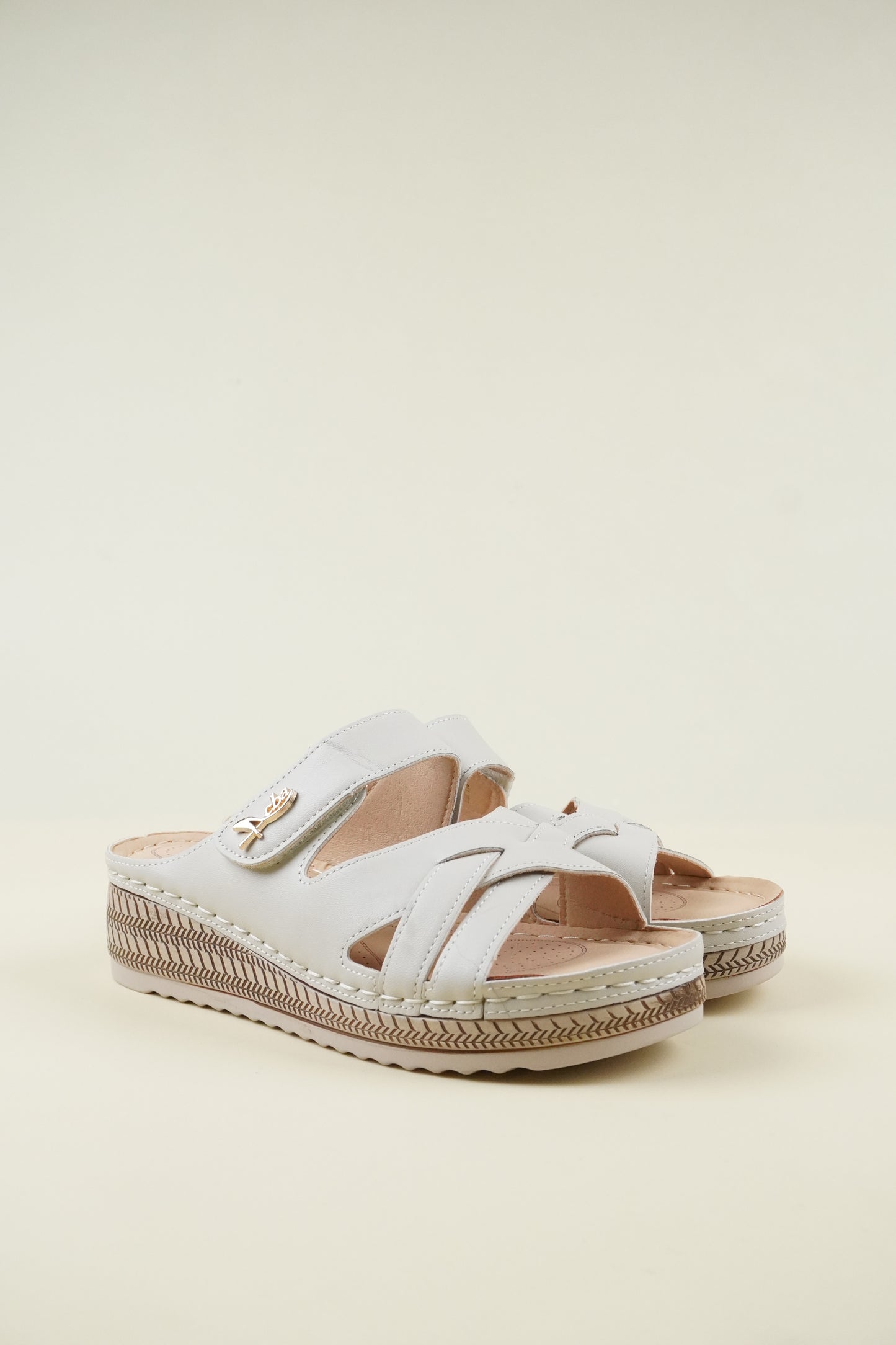 Open-Toe Wide-Fit Wedge Slippers 116 - Beige