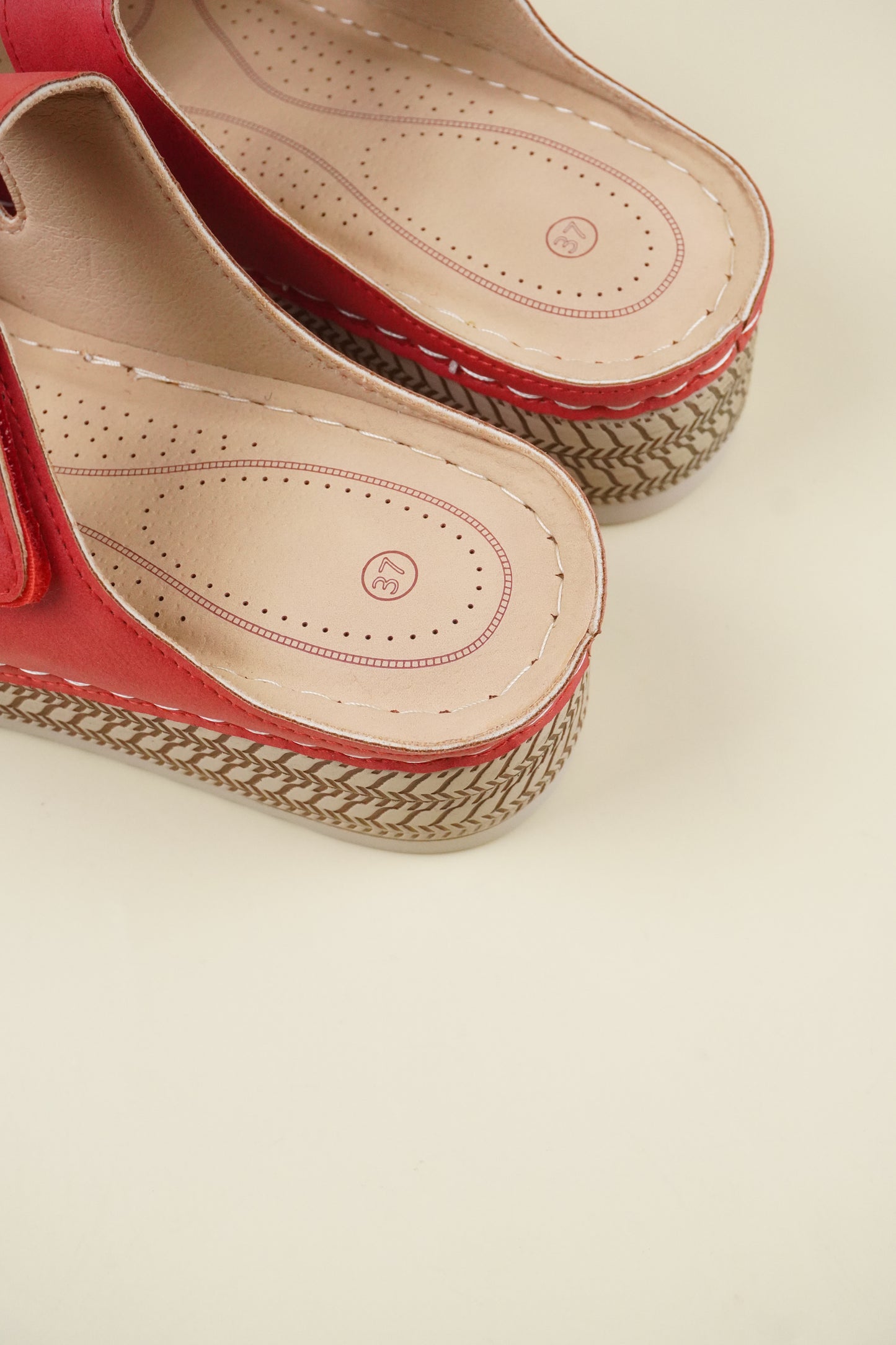 Open-Toe Wide-Fit Wedge Slippers 116 - Red