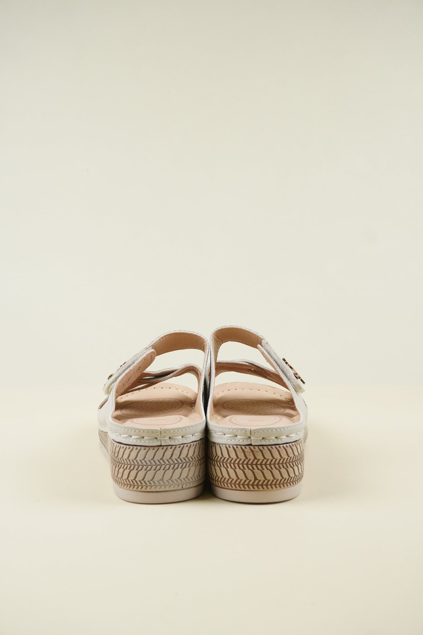 Open-Toe Wide-Fit Wedge Slippers 116 - Beige
