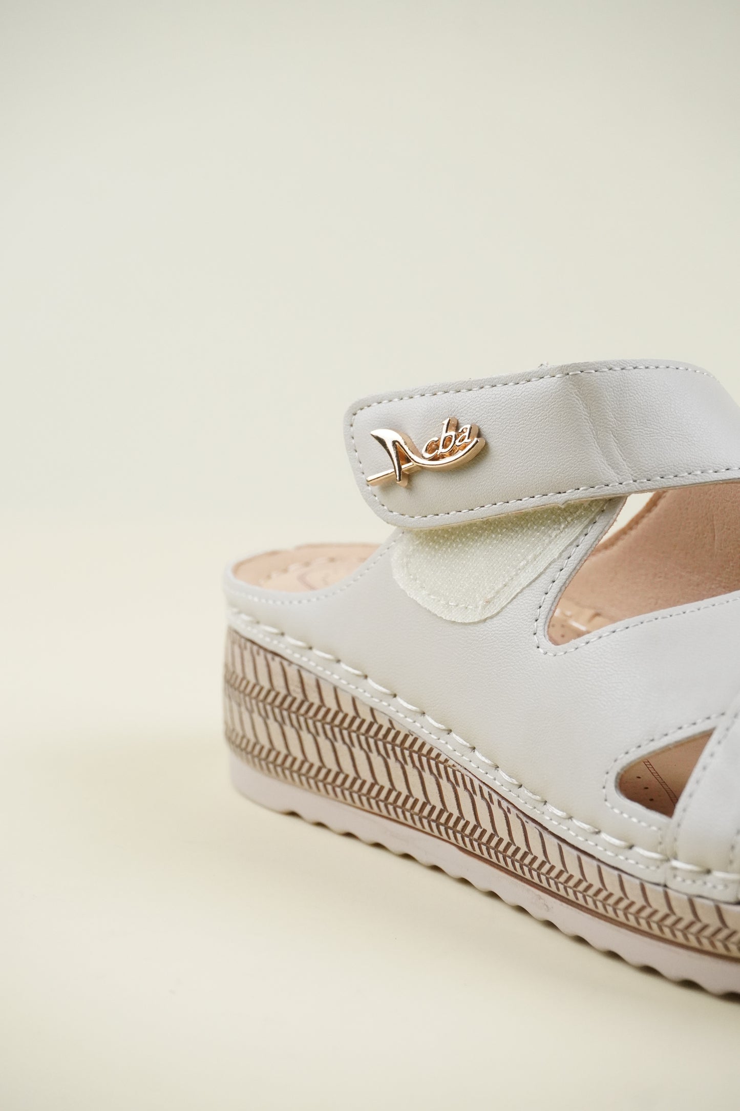 Open-Toe Wide-Fit Wedge Slippers 116 - Beige