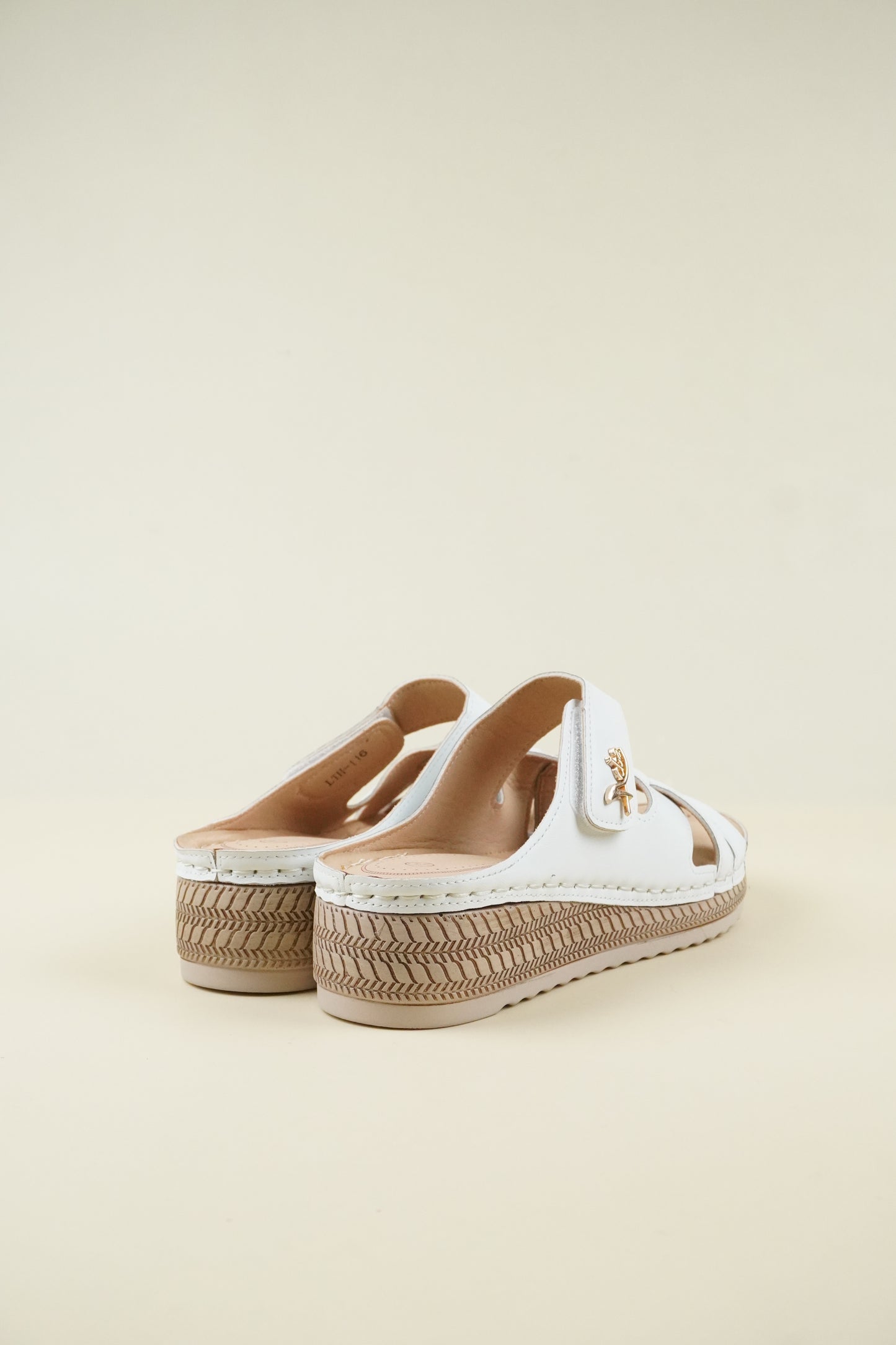 Open-Toe Wide-Fit Wedge Slippers 116 - White
