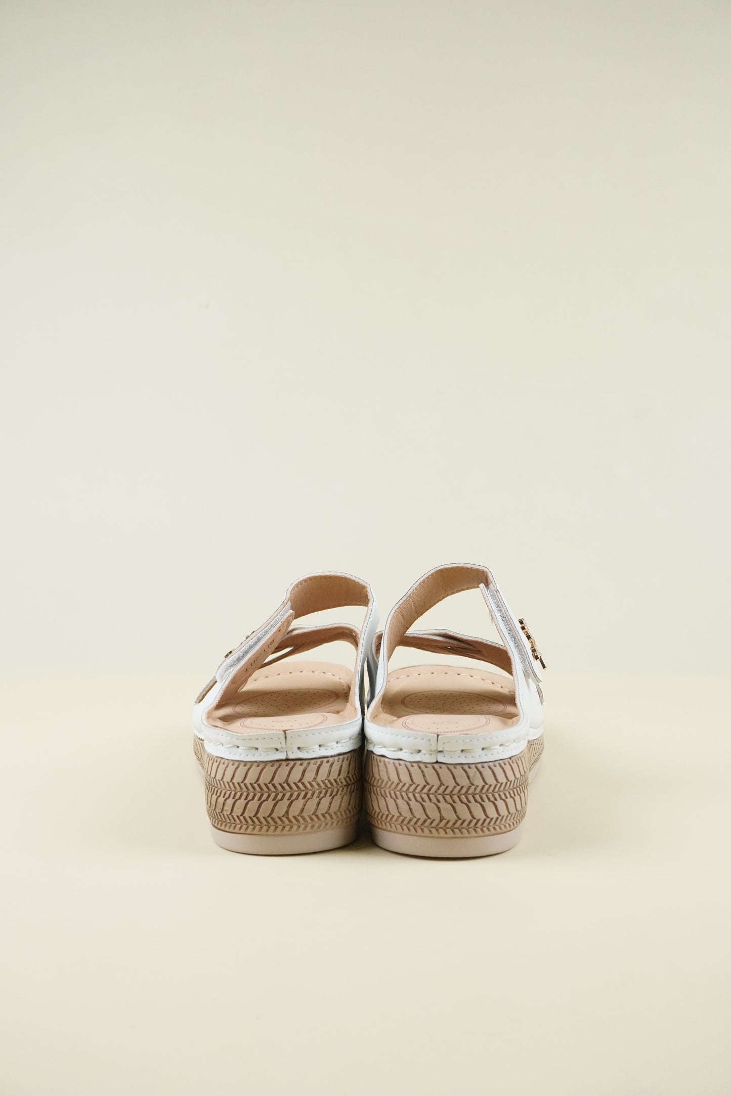 Open-Toe Wide-Fit Wedge Slippers 116 - White