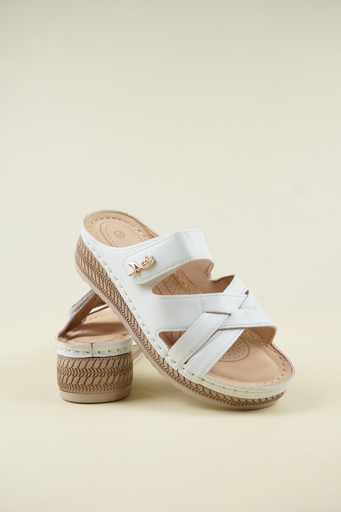 Open-Toe Wide-Fit Wedge Slippers 116 - White