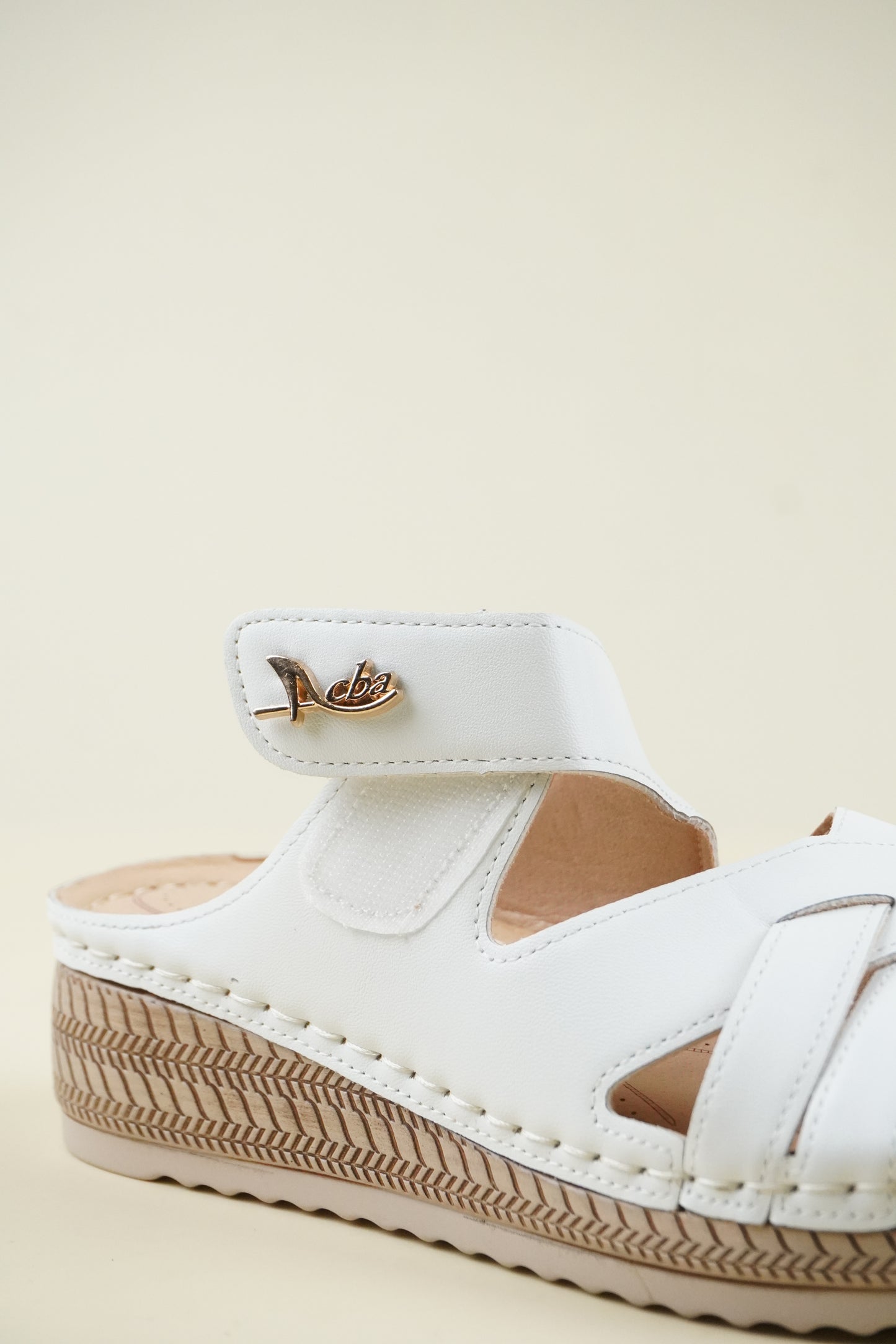Open-Toe Wide-Fit Wedge Slippers 116 - White