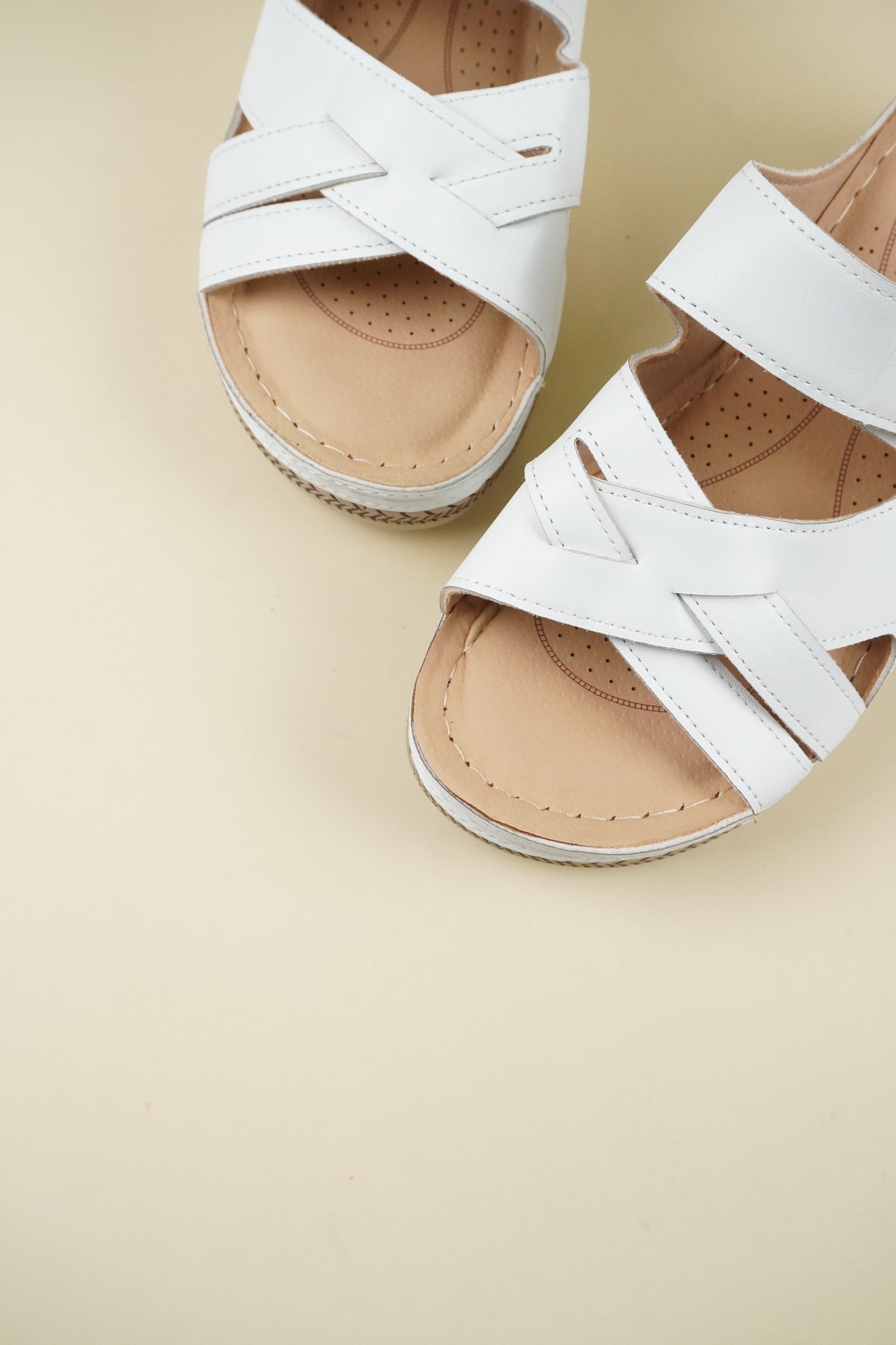 Open-Toe Wide-Fit Wedge Slippers 116 - White