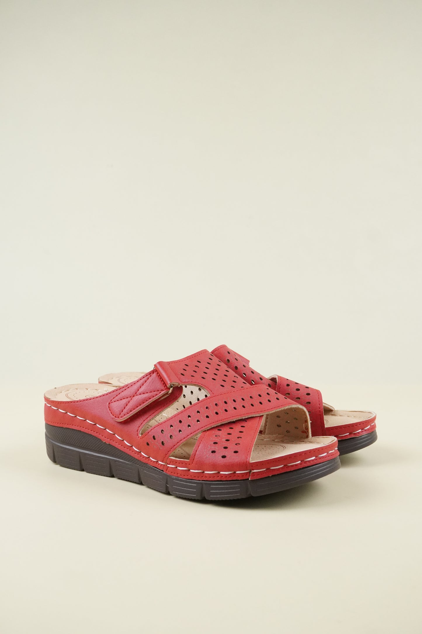 Nyitott Orrú Széles Szabású Wedge Papucs 112 - Piros
