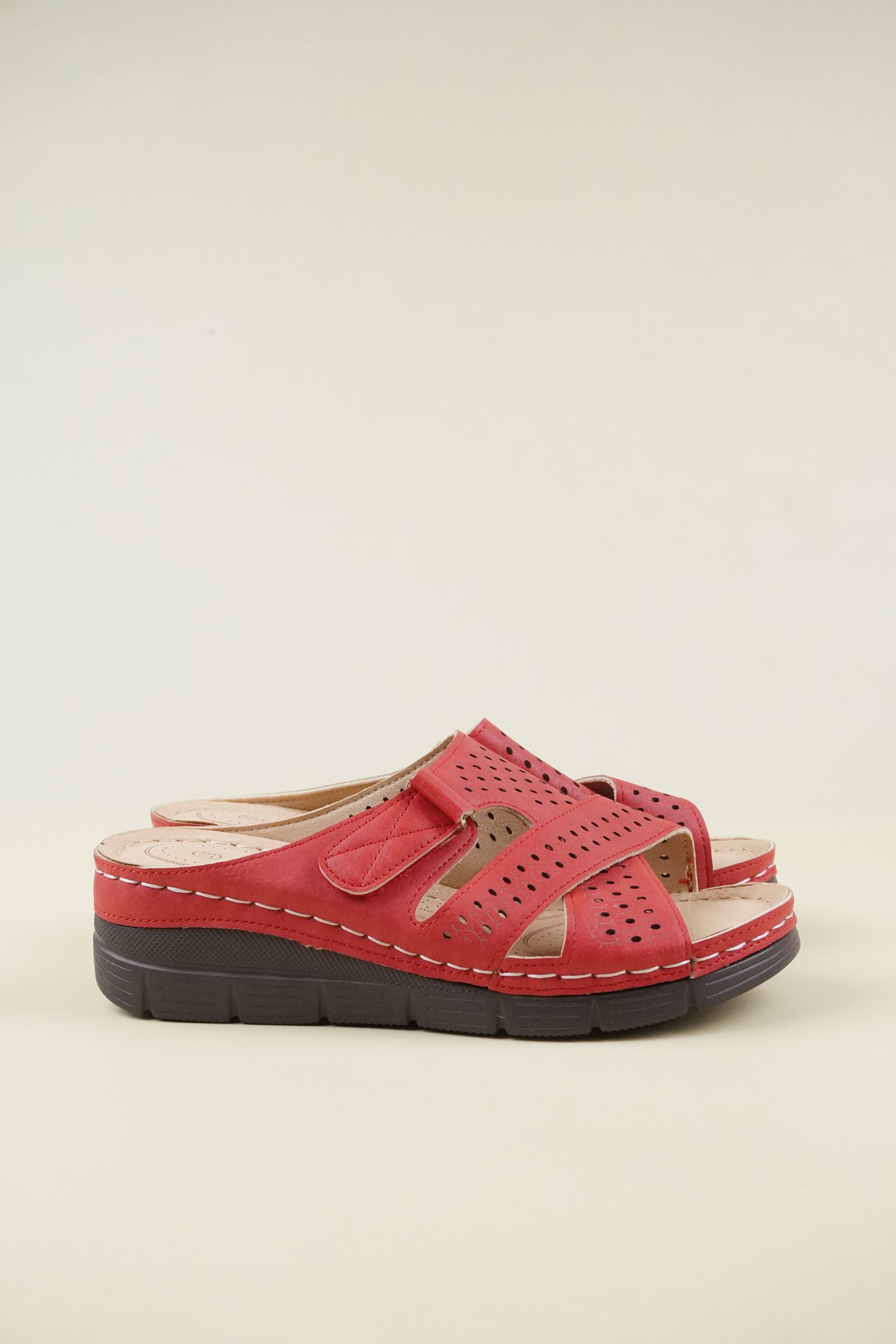 Nyitott Orrú Széles Szabású Wedge Papucs 112 - Piros