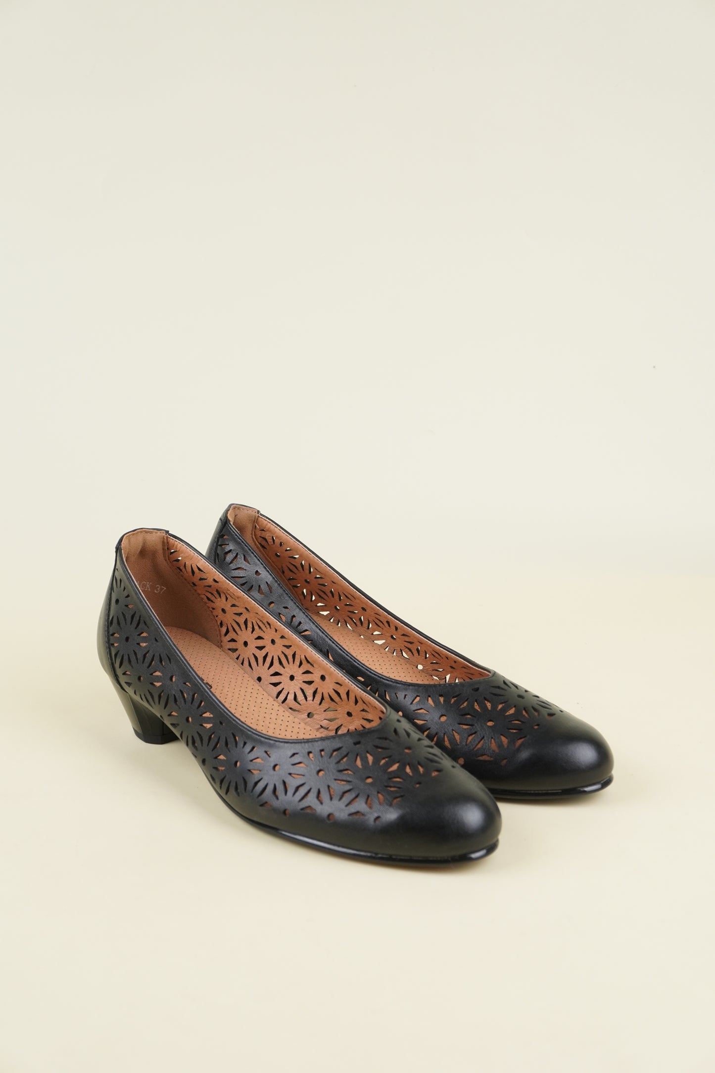Ladies' Low Heel Pumps - Black