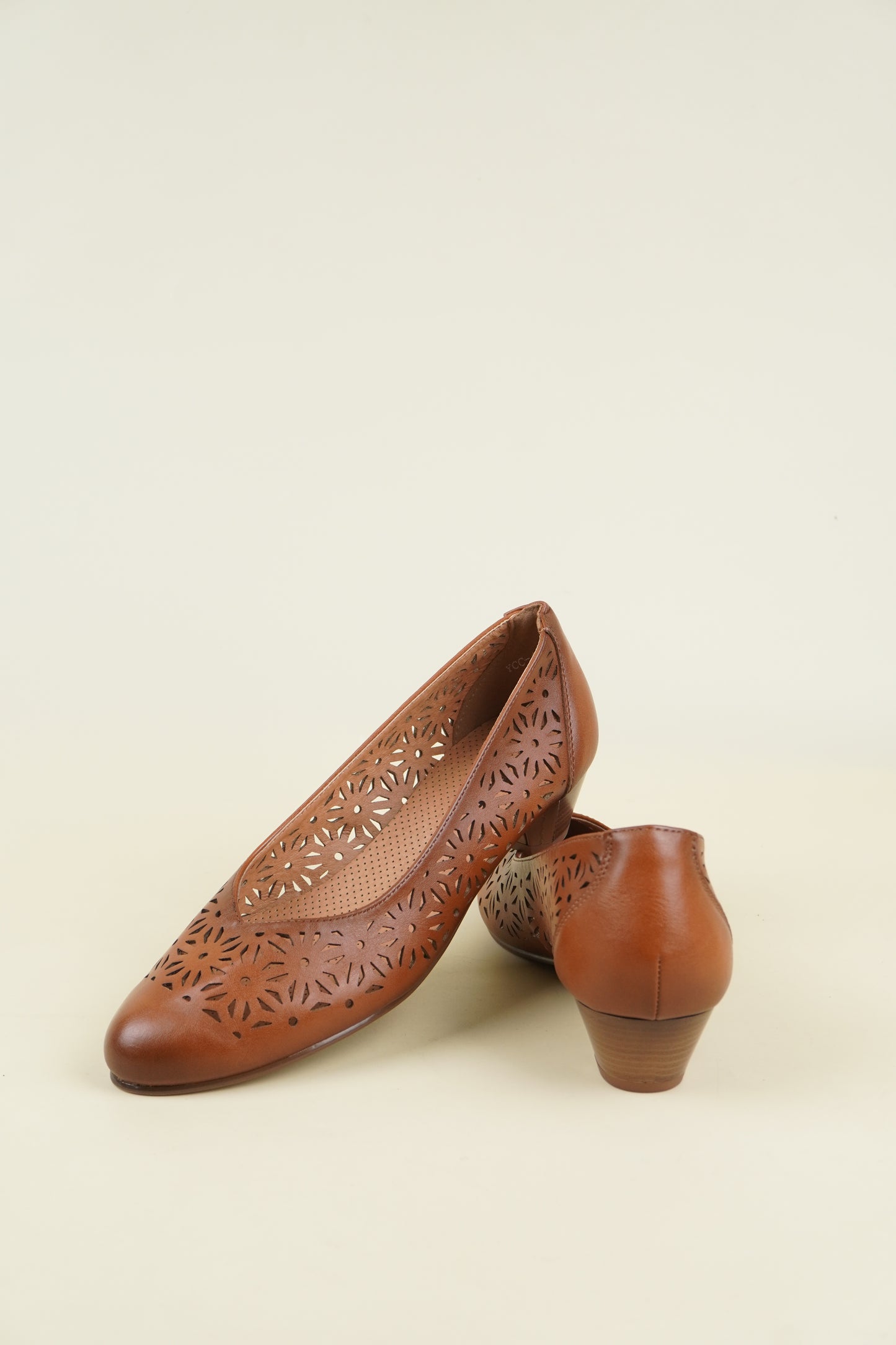 Ladies' Low Heel Pumps - Camel