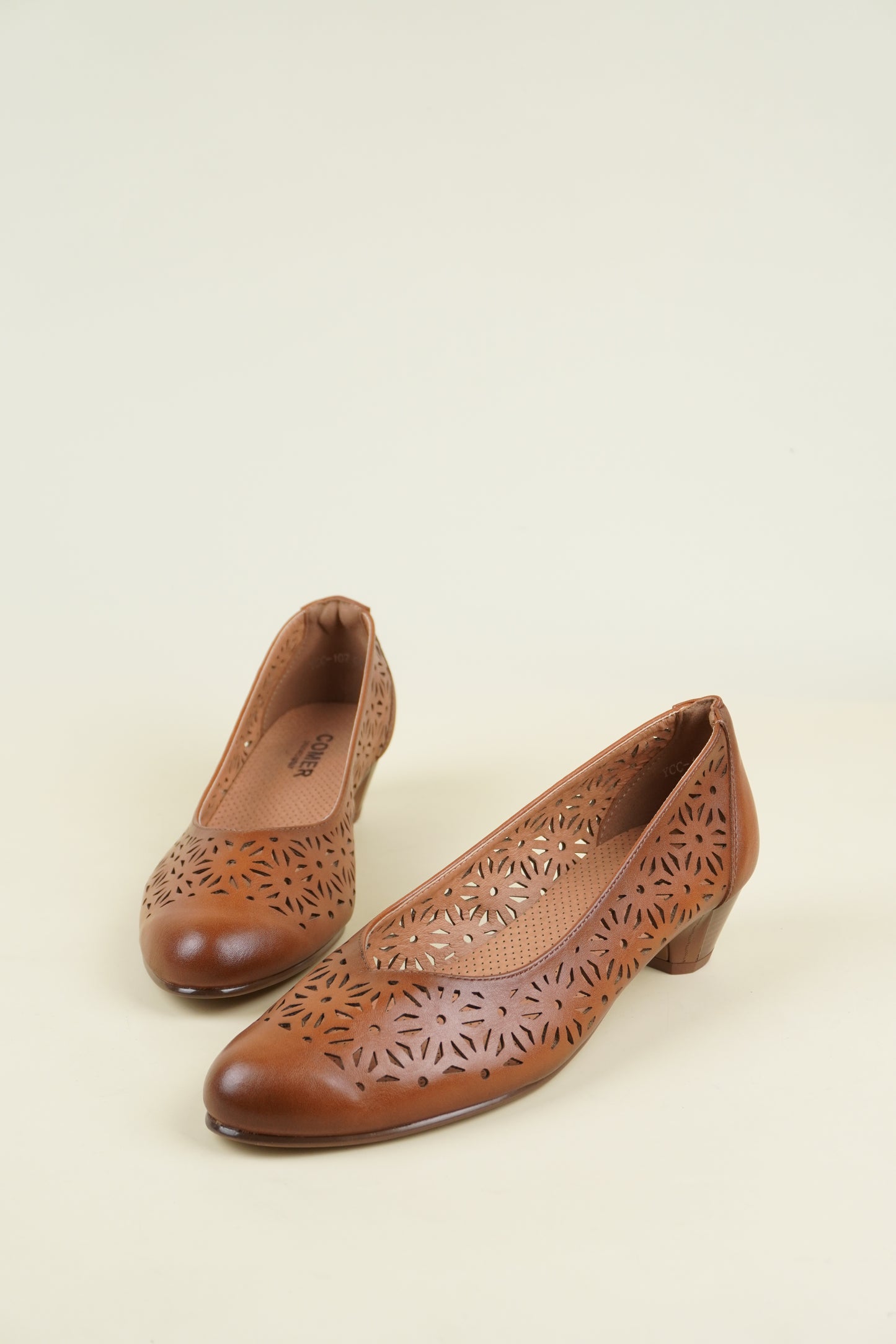 Ladies' Low Heel Pumps - Camel
