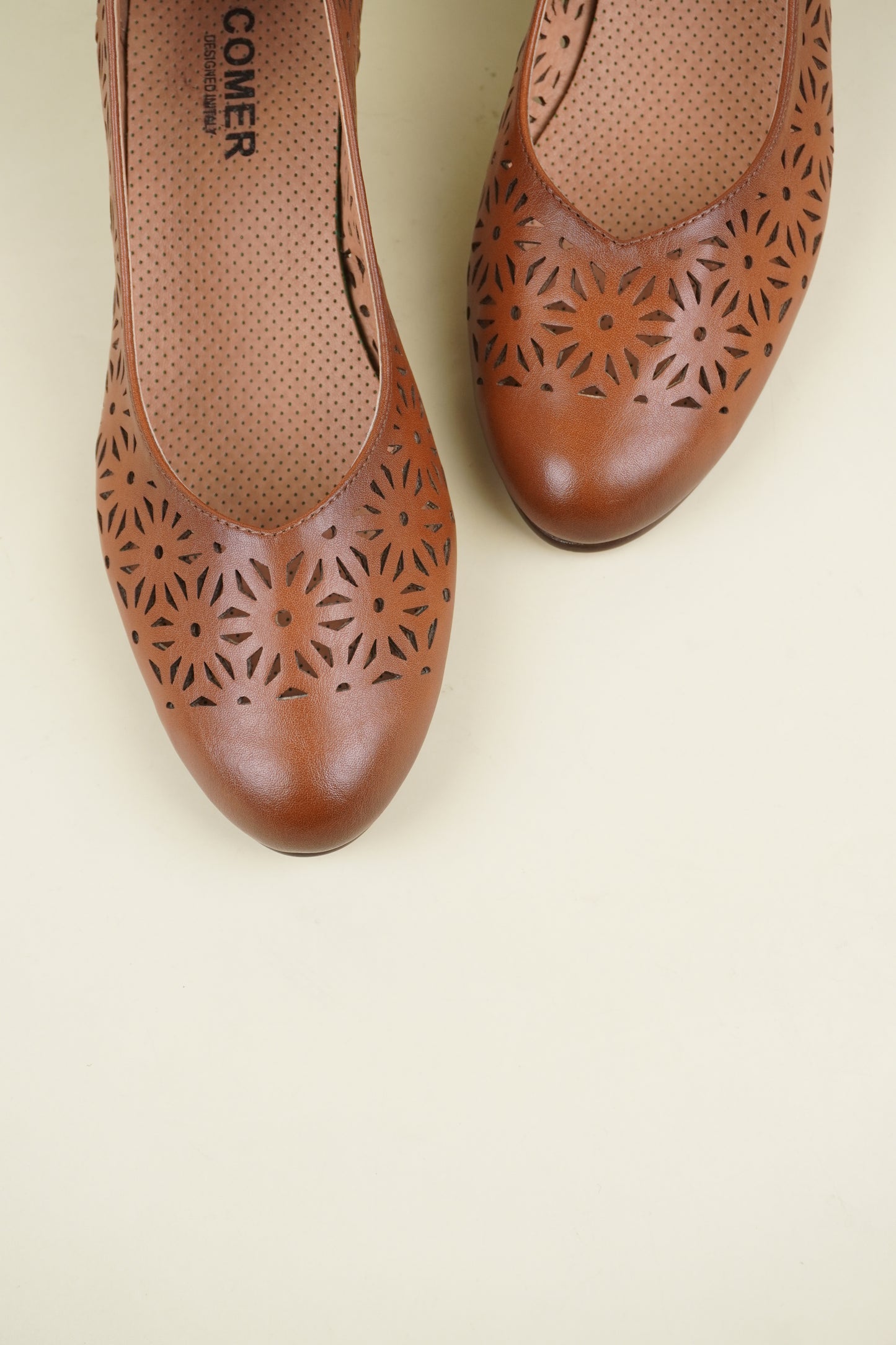 Ladies' Low Heel Pumps - Camel
