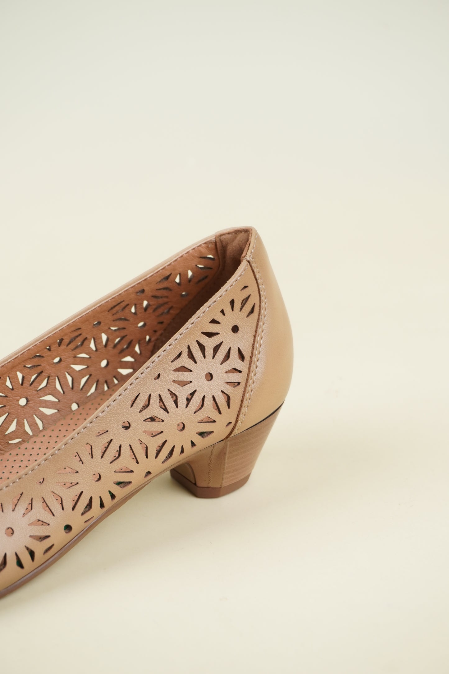 Ladies' Low Heel Pumps - Beige