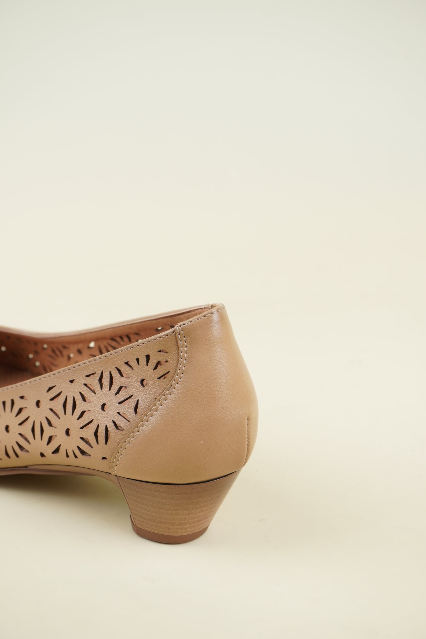 Ladies' Low Heel Pumps - Beige