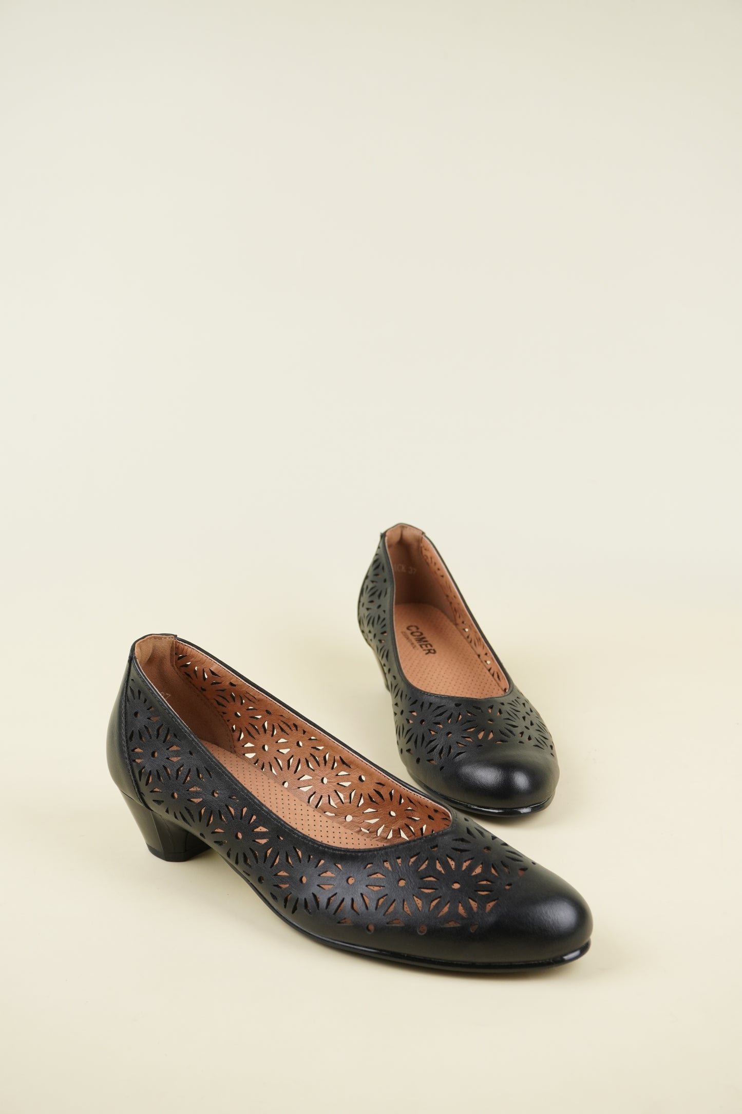 Ladies' Low Heel Pumps - Black