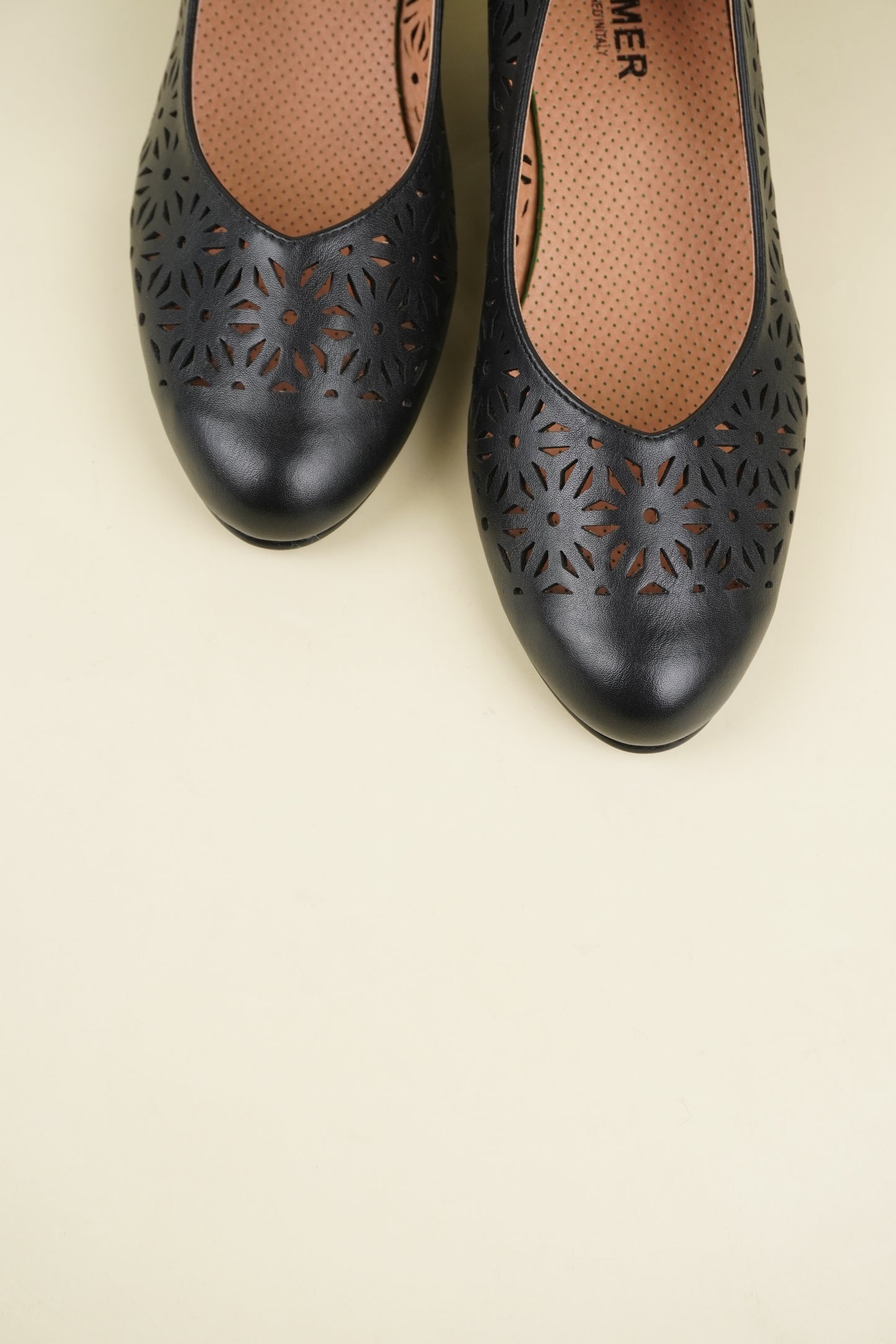 Ladies' Low Heel Pumps - Black
