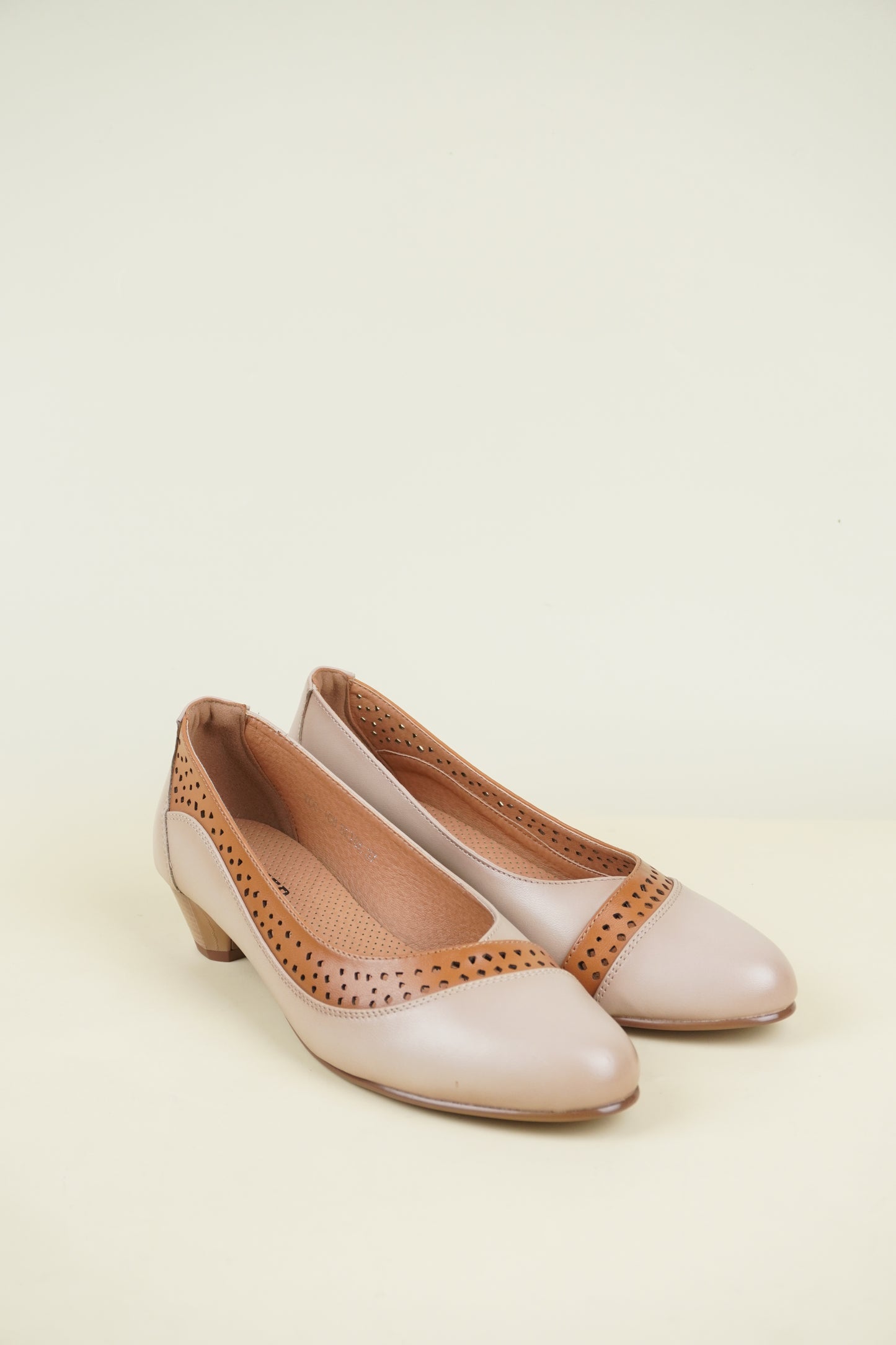 Ladies' Low Heel Pumps - Beige