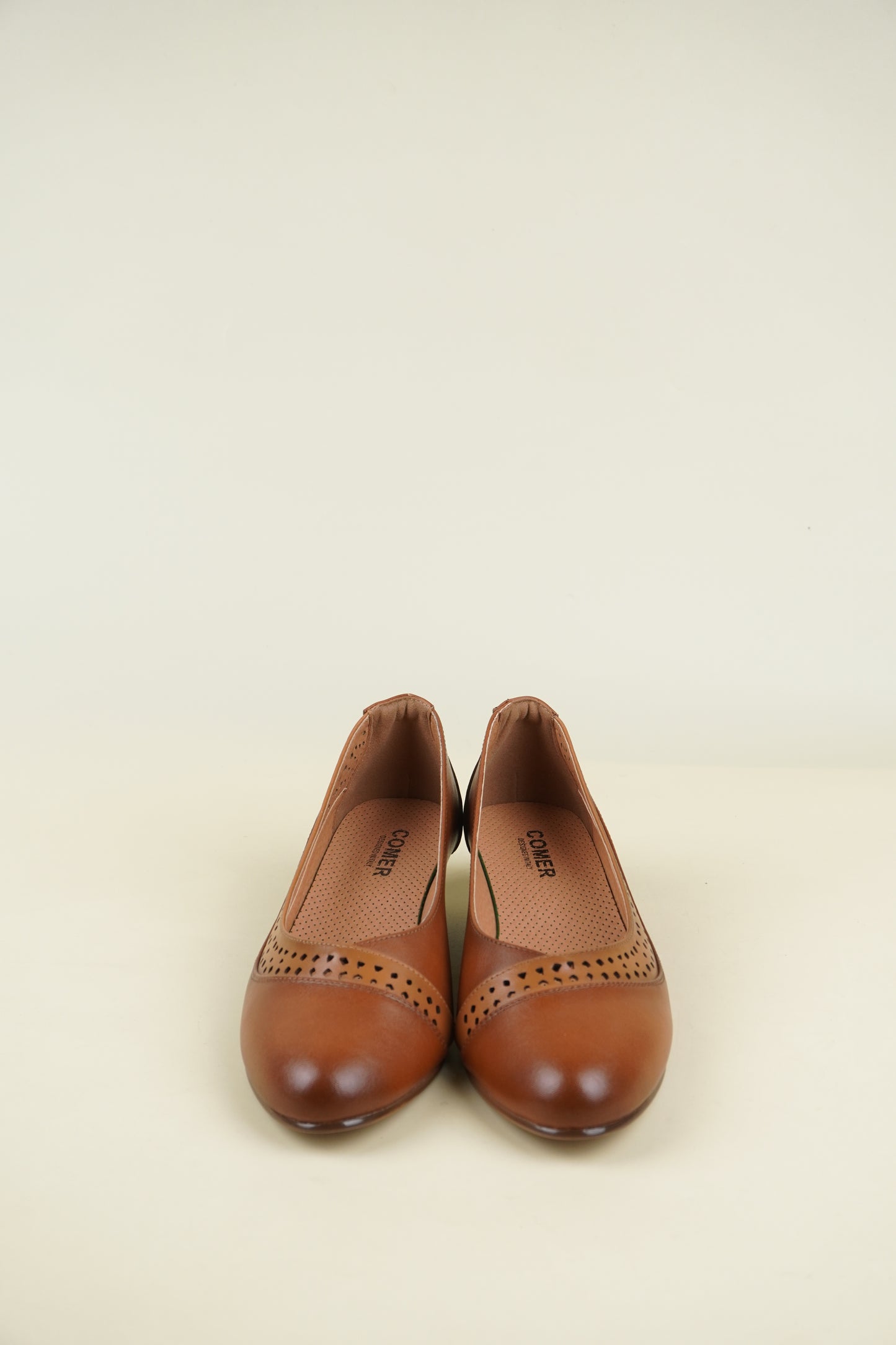 Ladies' Low Heel Pumps - Camel