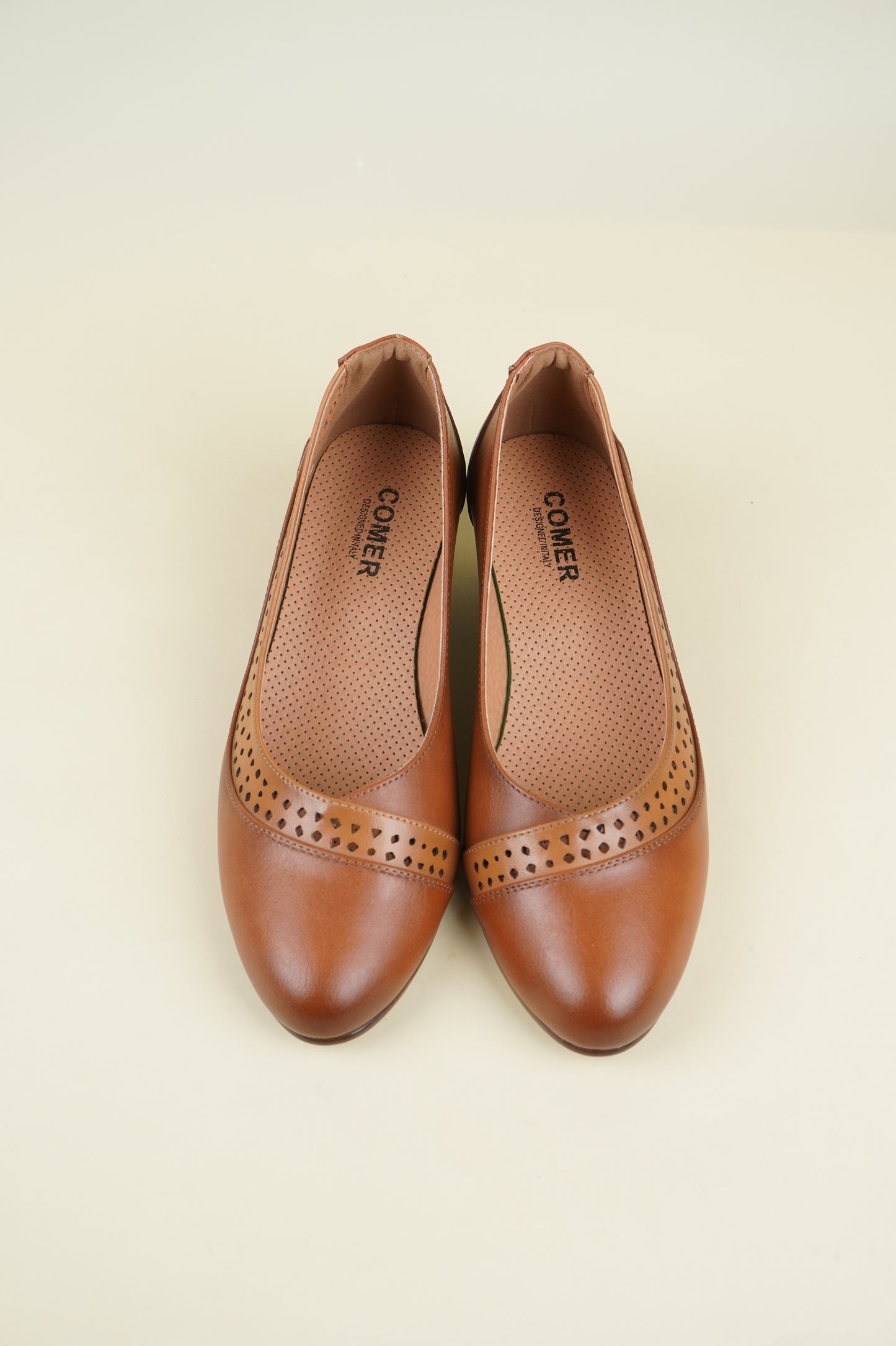 Ladies' Low Heel Pumps - Camel