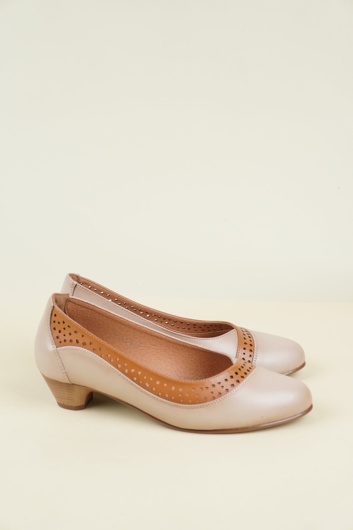 Ladies' Low Heel Pumps - Beige