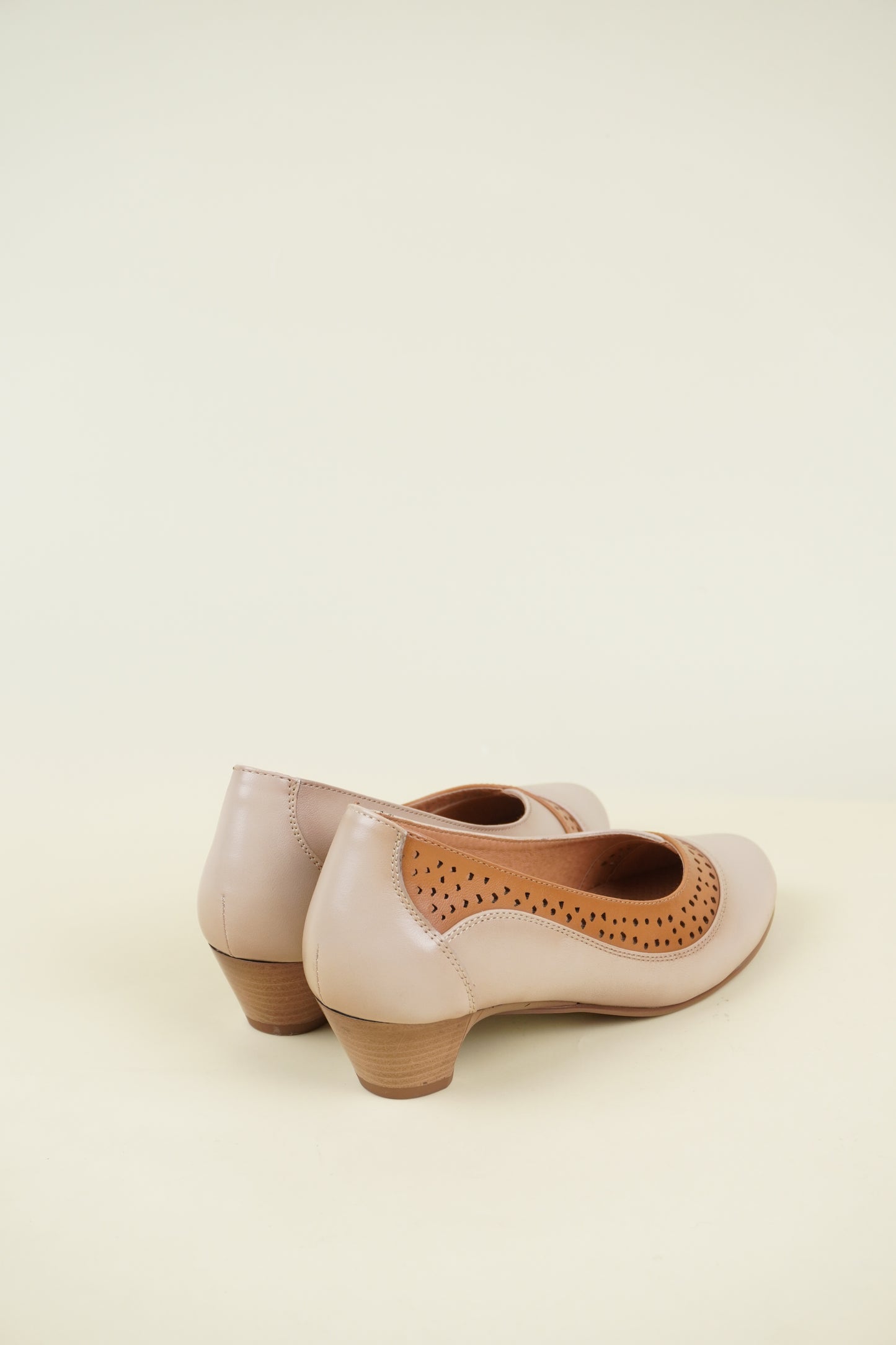 Ladies' Low Heel Pumps - Beige