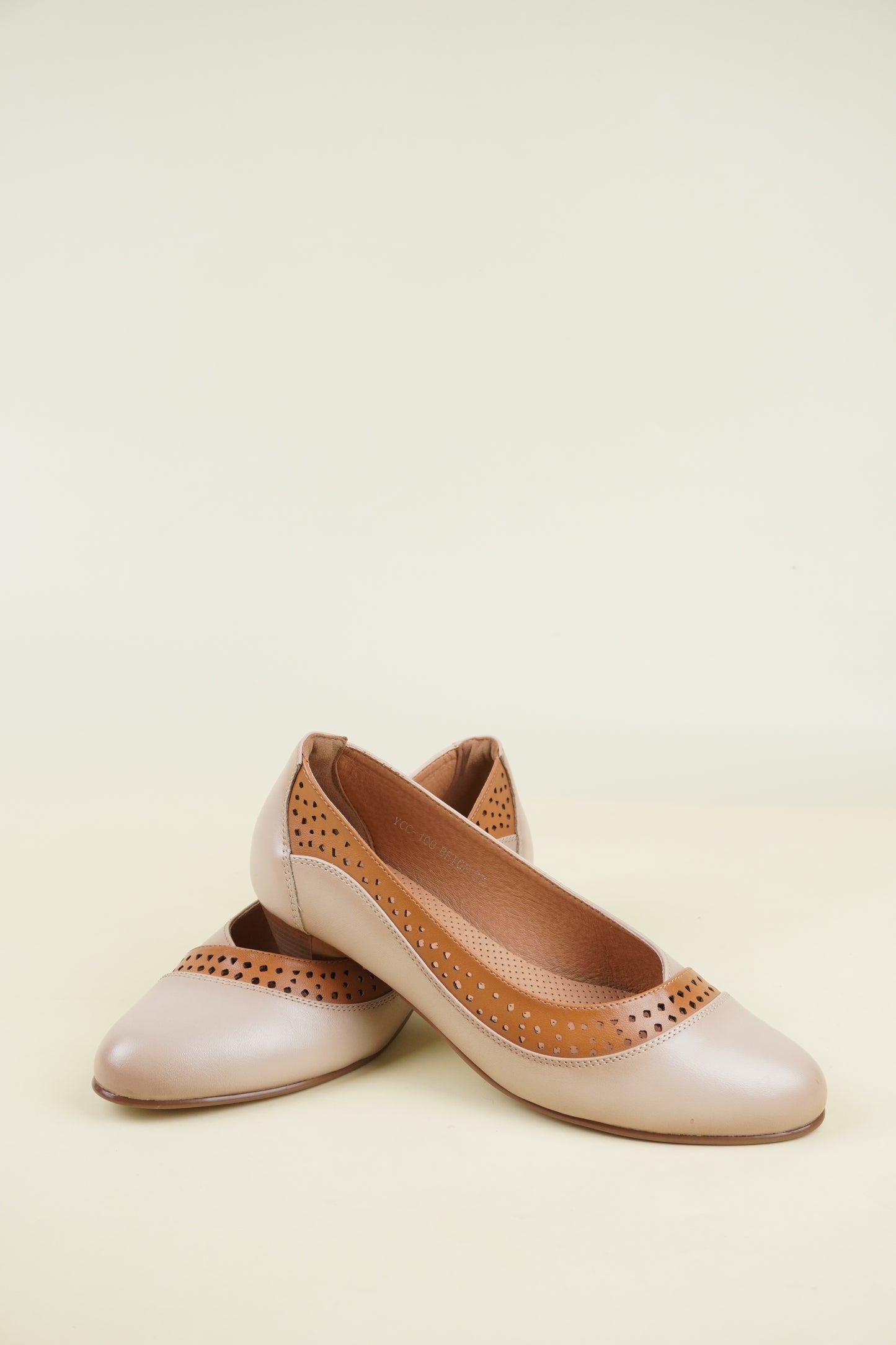 Ladies' Low Heel Pumps - Beige