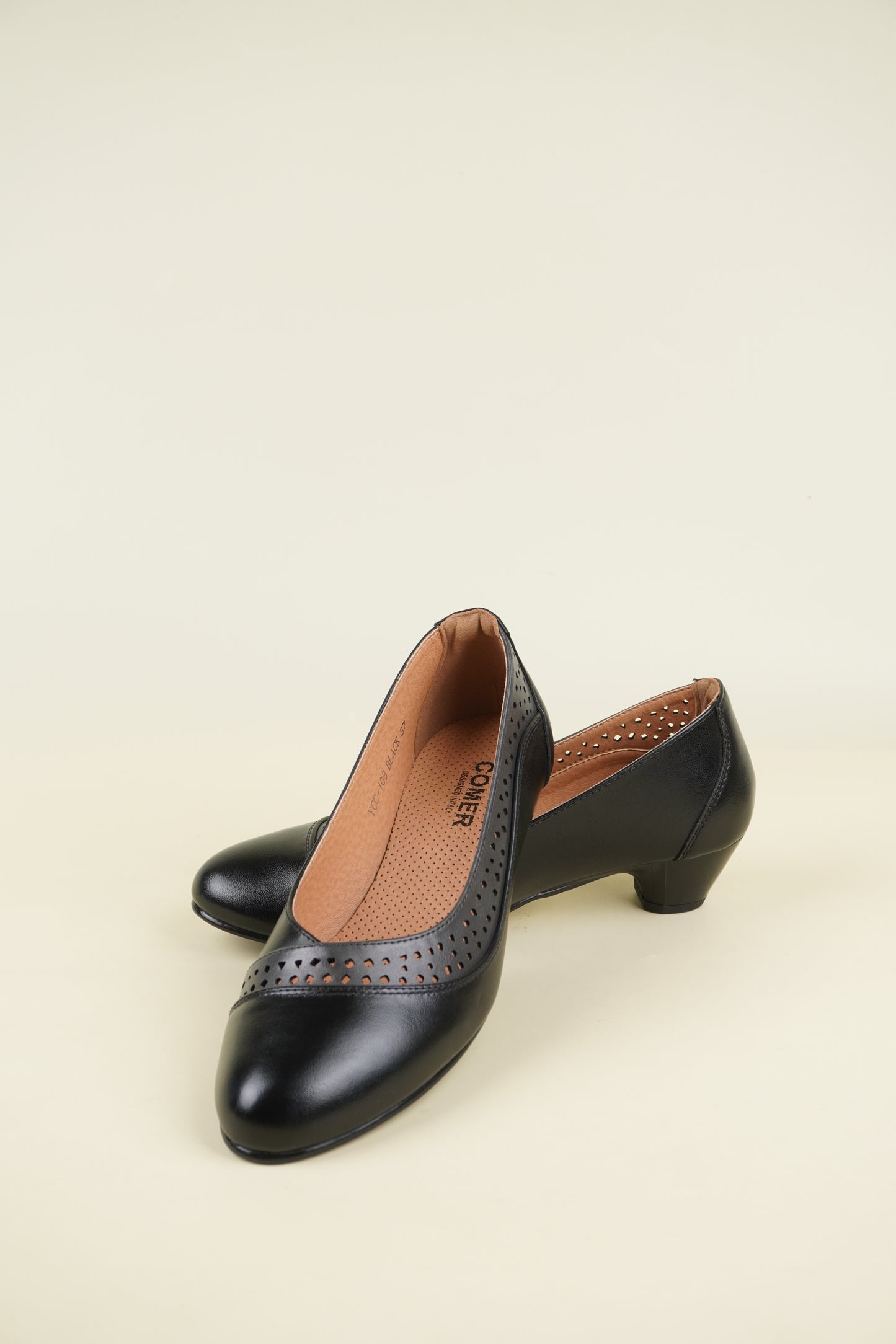 Ladies' Low Heel Pumps - Black