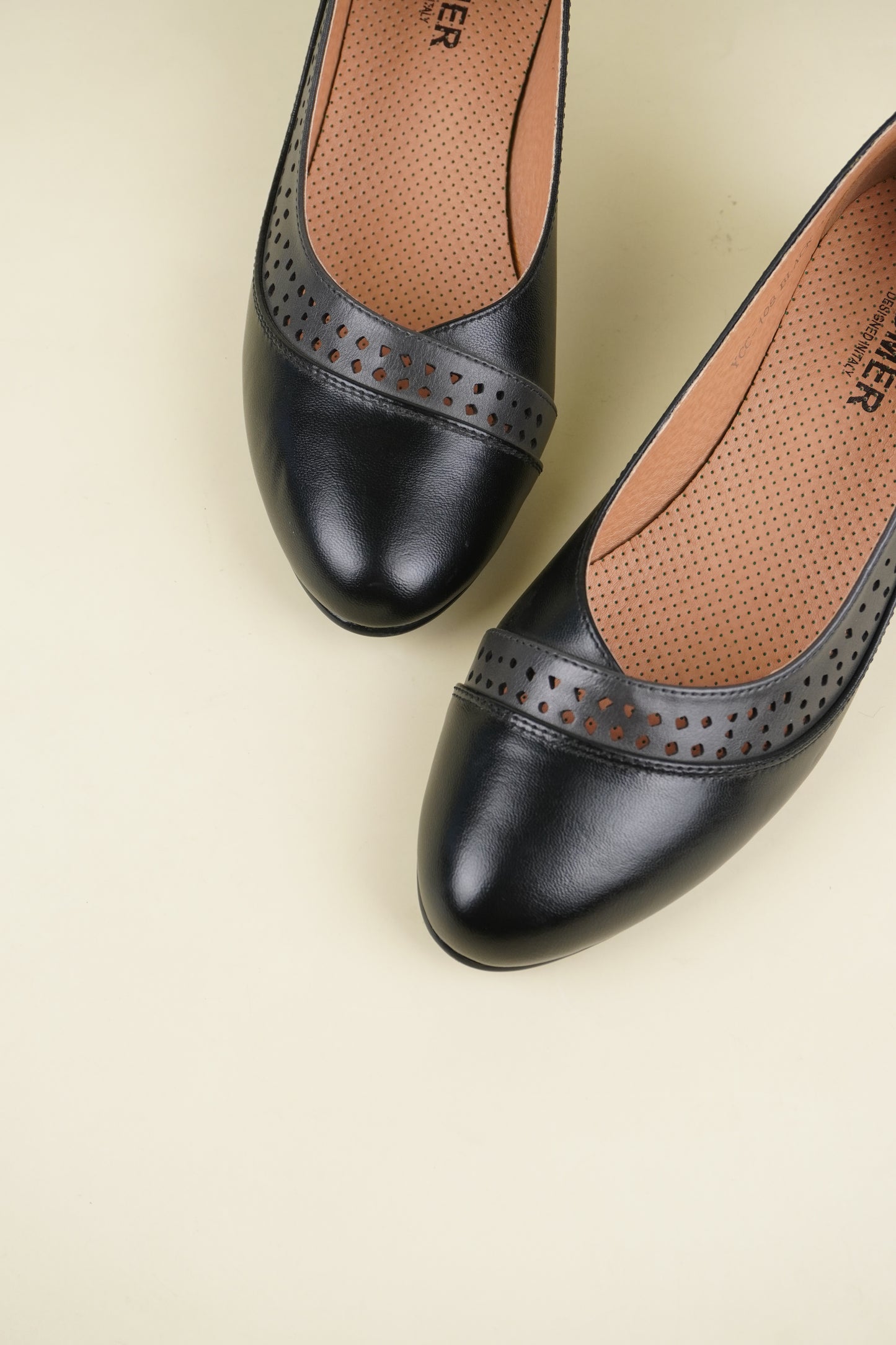 Ladies' Low Heel Pumps - Black