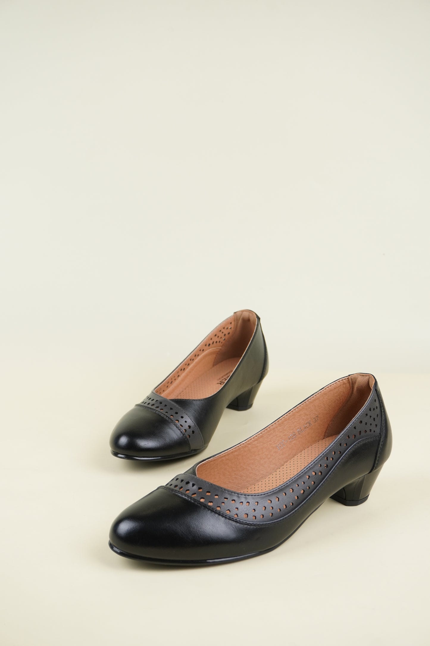 Ladies' Low Heel Pumps - Black