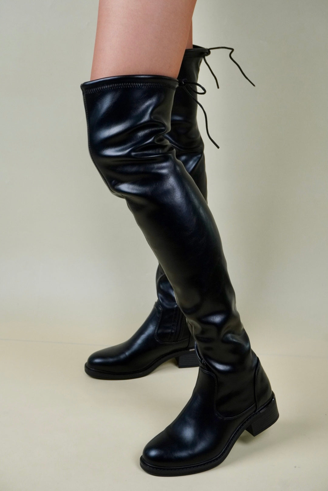 Térd Fölötti Csizma - Fekete