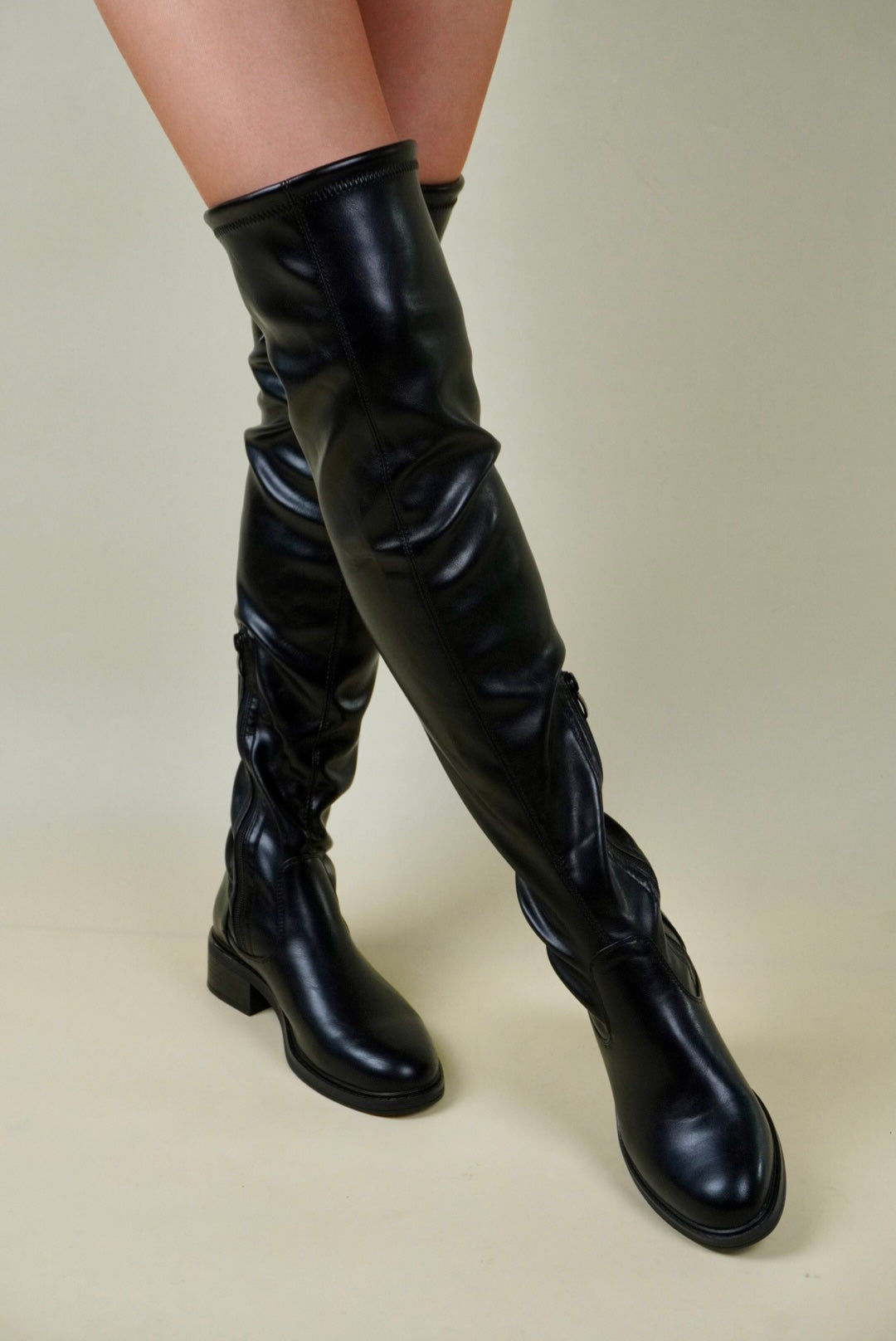 Térd Fölötti Csizma - Fekete