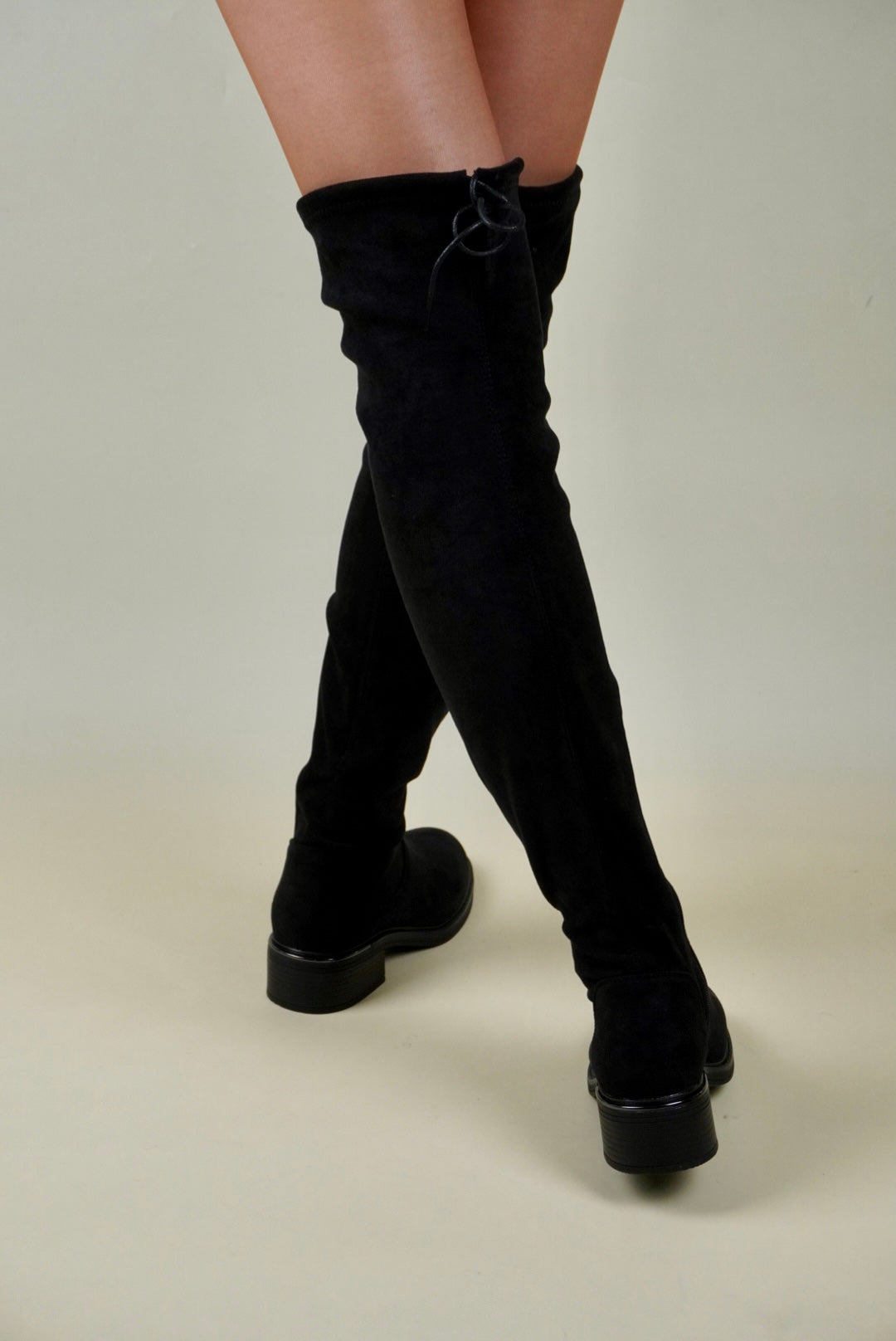 Térd Fölötti Csizma – Fekete Velúr