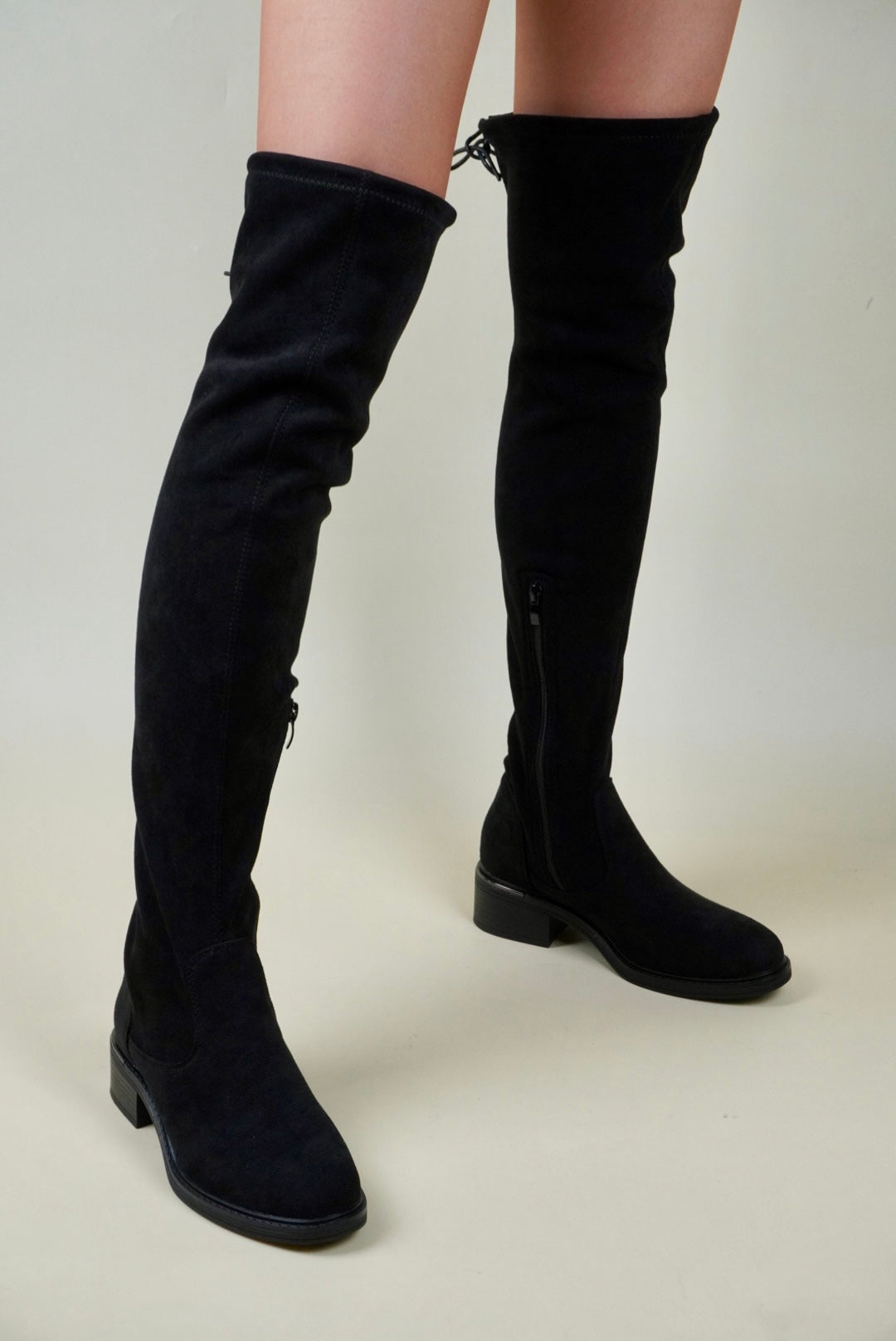 Térd Fölötti Csizma – Fekete Velúr