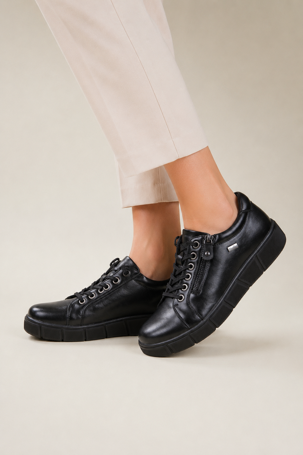 Comfort Y Slip-On Women's Shoes - Black